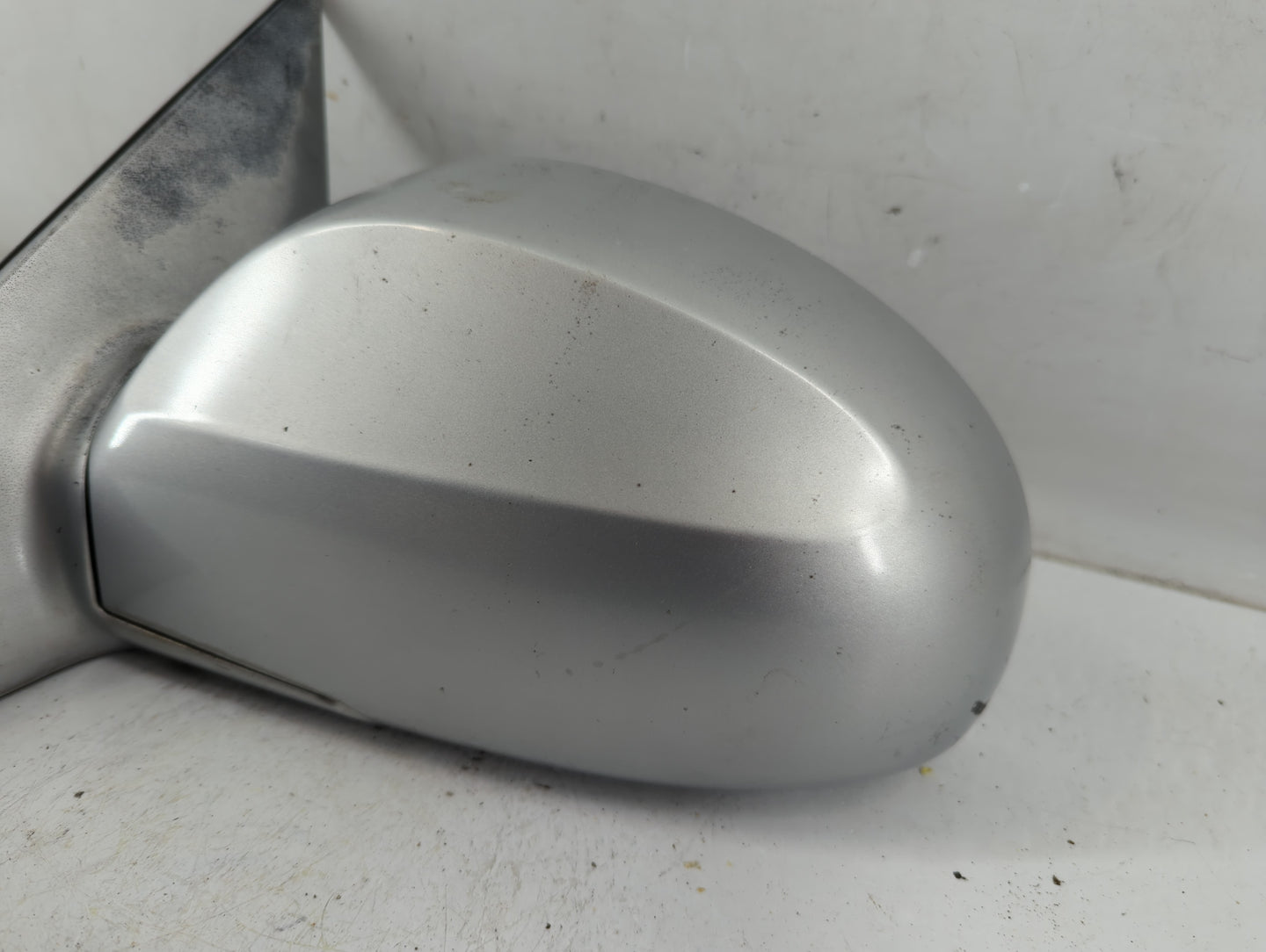 2002-2004 Kia Spectra Driver Left Side View Manual Door Mirror Silver - Oemusedautoparts1.com