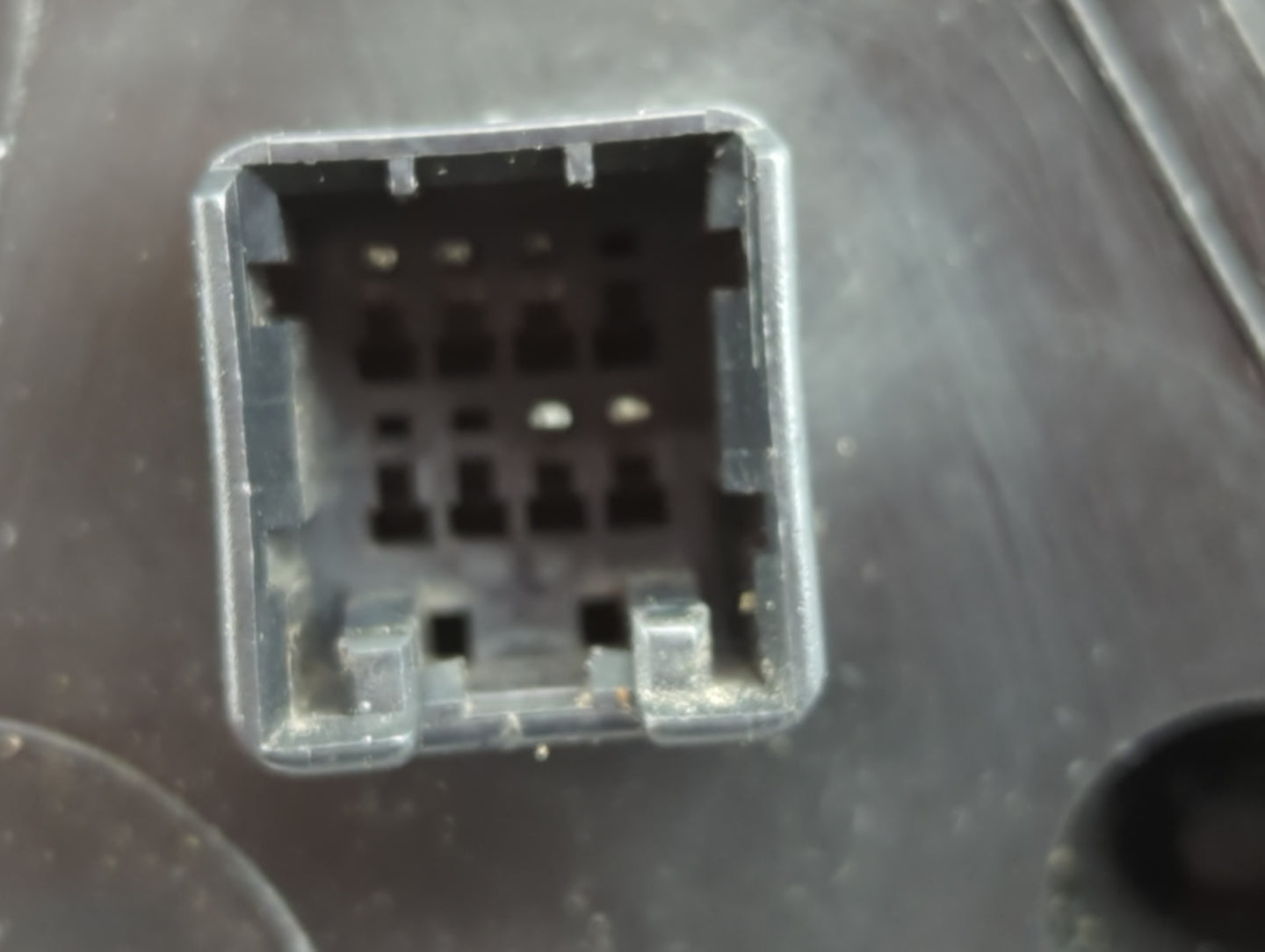 2002-2004 Kia Spectra Driver Left Side View Manual Door Mirror Silver - Oemusedautoparts1.com