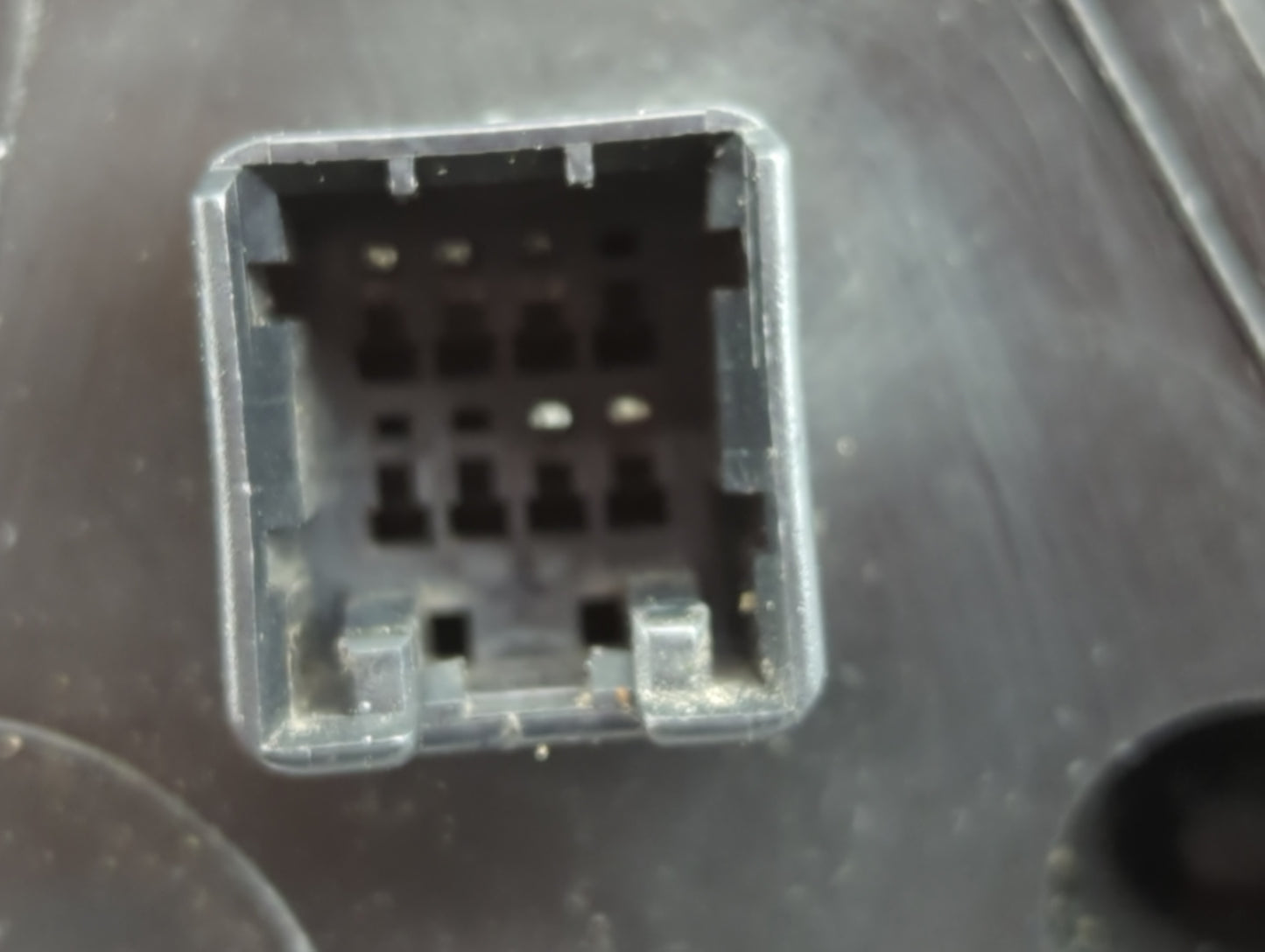 2002-2004 Kia Spectra Driver Left Side View Manual Door Mirror Silver - Oemusedautoparts1.com