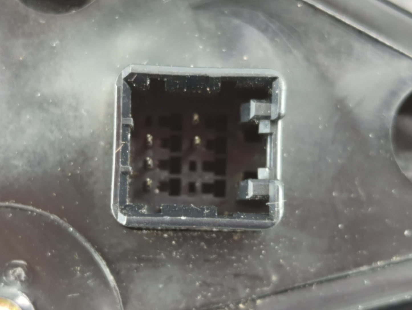 2002-2004 Kia Spectra Passenger Right Side View Manual Door Mirror Silver - Oemusedautoparts1.com