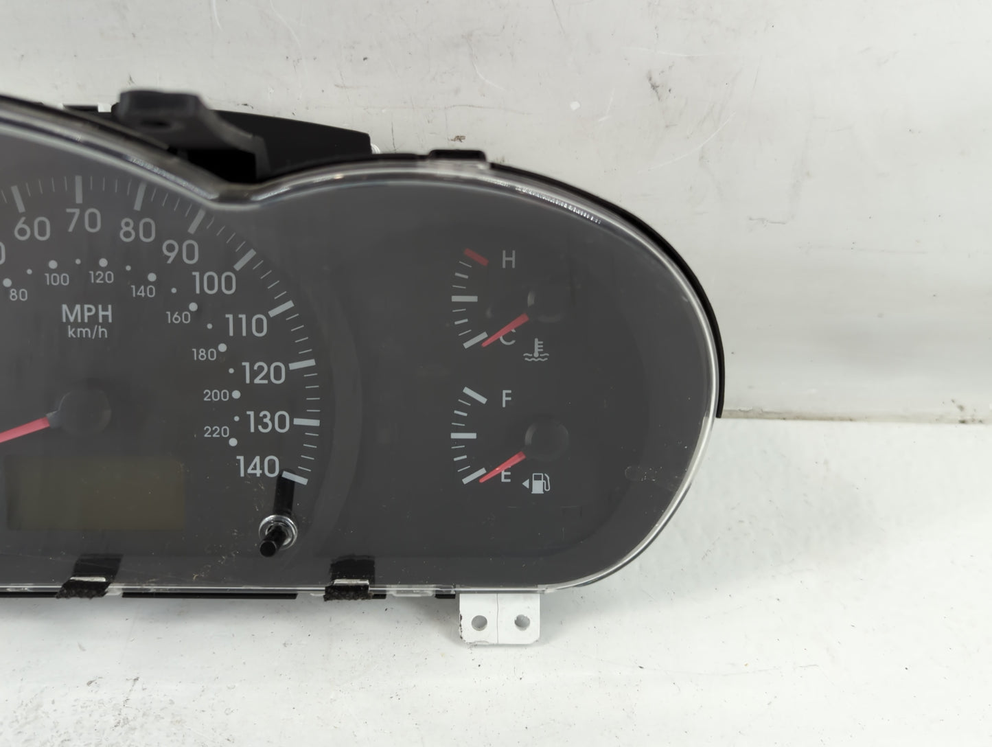 2004-2006 Kia Spectra Instrument Cluster Speedometer Gauges Miles:1K Fits Fits 2004 2005 2006 OEM Used Auto Parts - Oemuseda