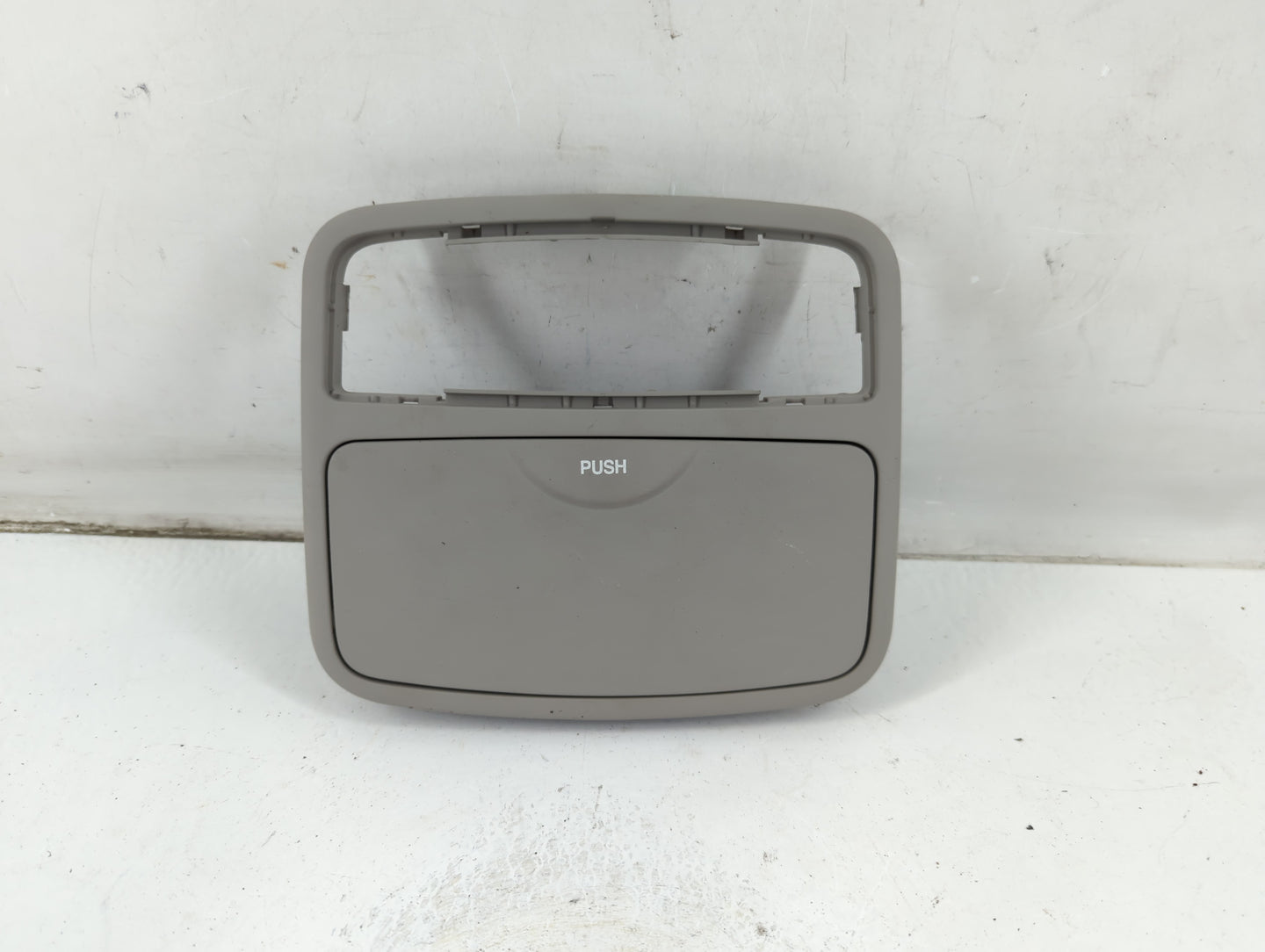 2004 Kia Spectra Overhead Roof Console Interior Dome Light - Oemusedautoparts1.com
