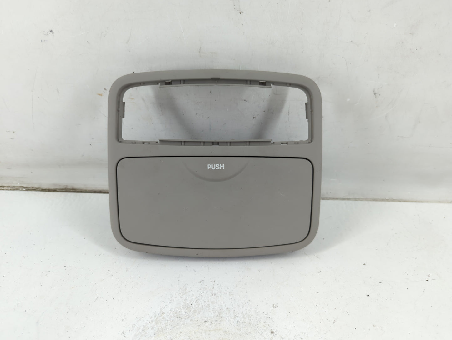 2004 Kia Spectra Overhead Roof Console Interior Dome Light - Oemusedautoparts1.com