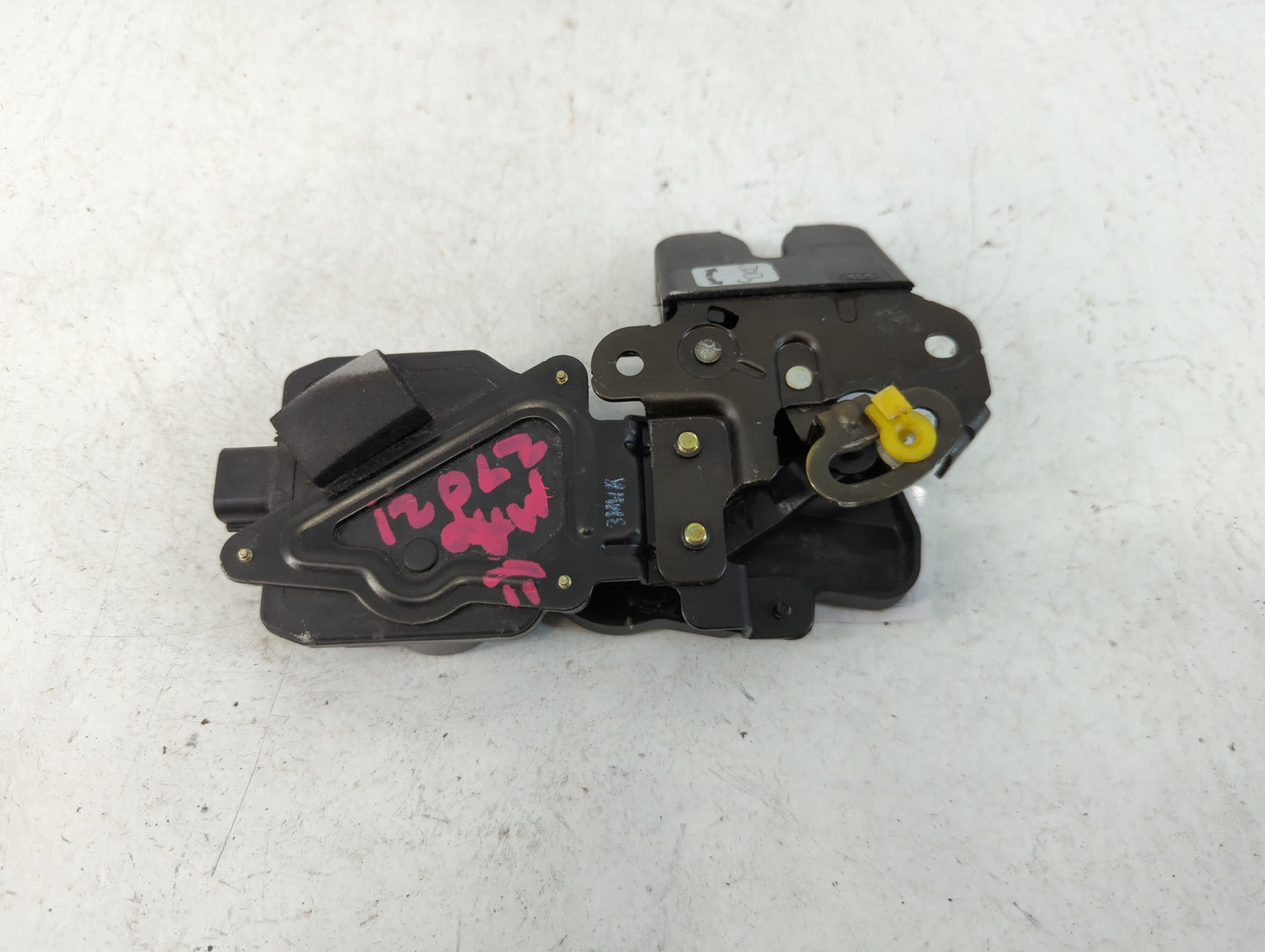 2004 Kia Spectra Hood Latch Assembly - Oemusedautoparts1.com