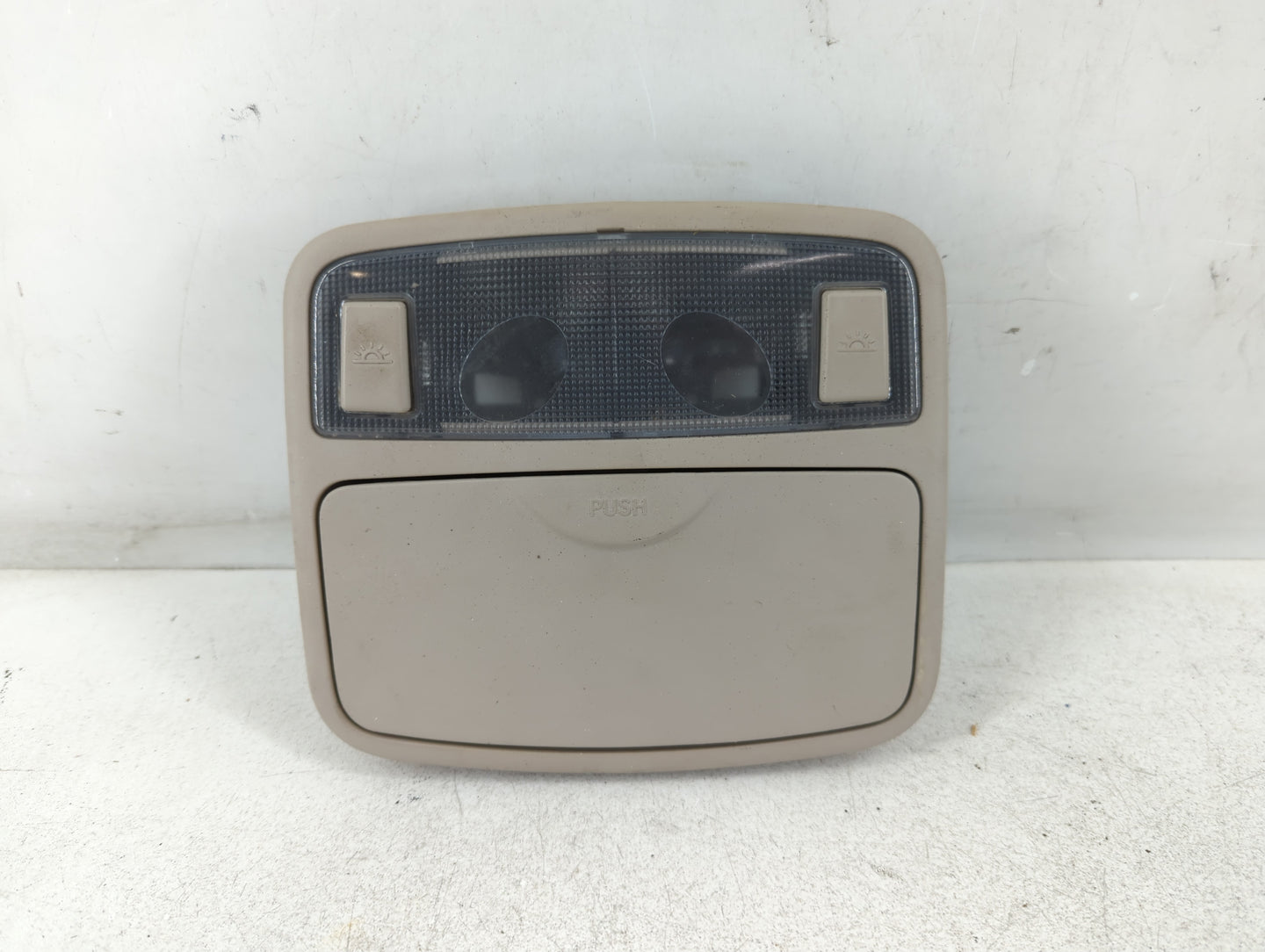 2004 Kia Spectra Overhead Roof Console - Oemusedautoparts1.com