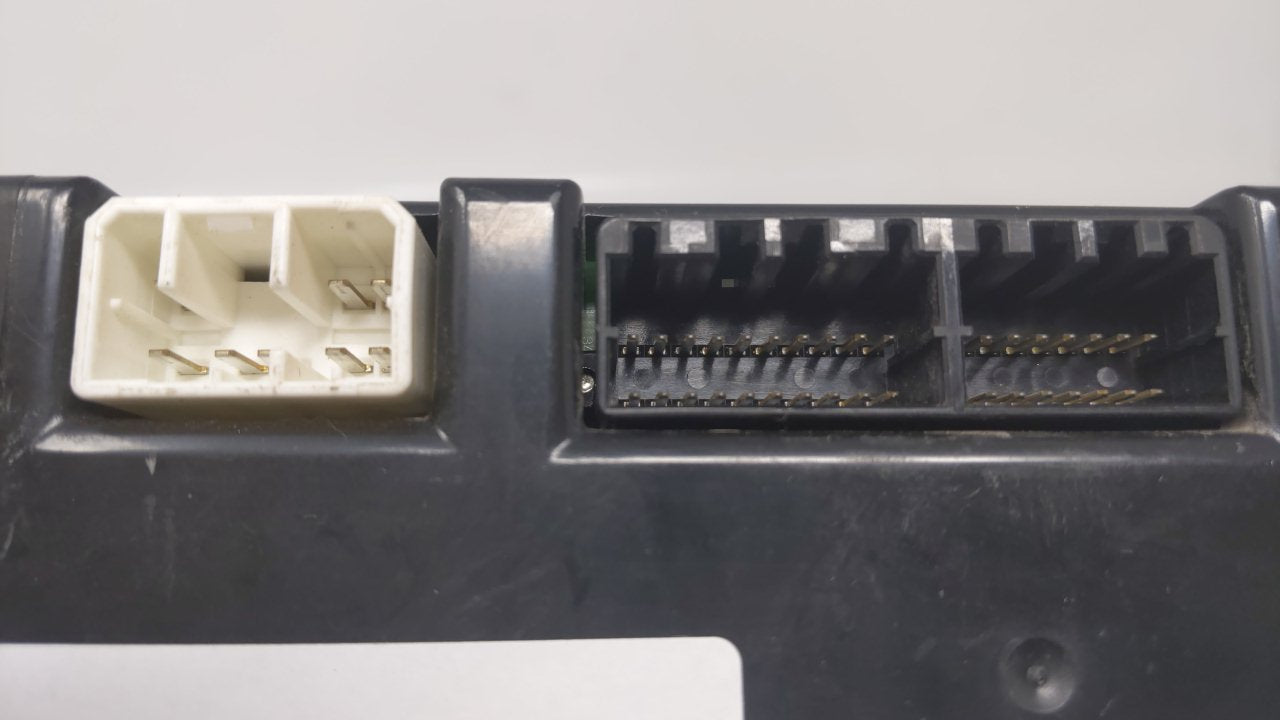 2004 Land Rover Discovery Climate Control Module Temperature AC/Heater Replacement Fits OEM Used Auto Parts - Oemusedautopar