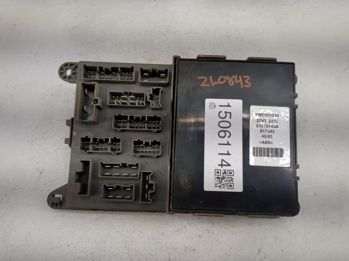 2004-2005 Land Rover Freelander Fusebox Fuse Box Panel Relay Module P/N:YWC500210 53070143A Fits Fits 2004 2005 OEM Used Aut