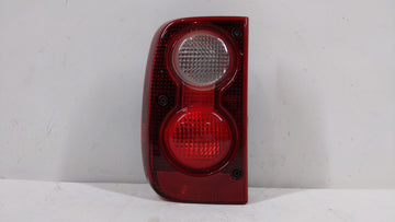 2004-2005 Land Rover Freelander Tail Light Assembly Driver Left OEM Fits Fits 2004 2005 OEM Used Auto Parts - Oemusedautopar