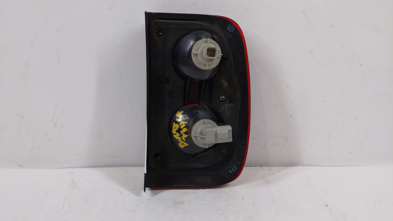 2004-2005 Land Rover Freelander Tail Light Assembly Driver Left OEM Fits Fits 2004 2005 OEM Used Auto Parts - Oemusedautopar