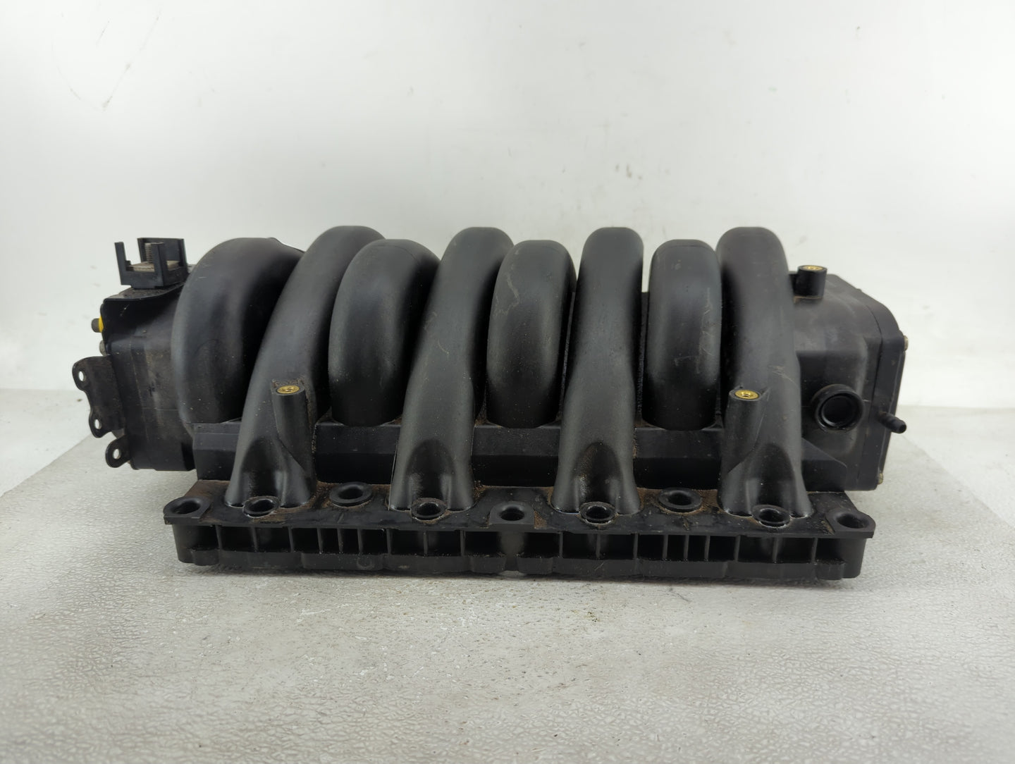 2003-2005 Land Rover Range Rover Air Intake Manifold P/N:1435 361 Fits Fits 2003 2004 2005 OEM Used Auto Parts - Oemusedauto