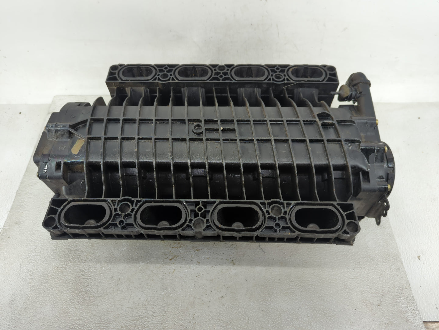 2003-2005 Land Rover Range Rover Air Intake Manifold P/N:1435 361 Fits Fits 2003 2004 2005 OEM Used Auto Parts - Oemusedauto