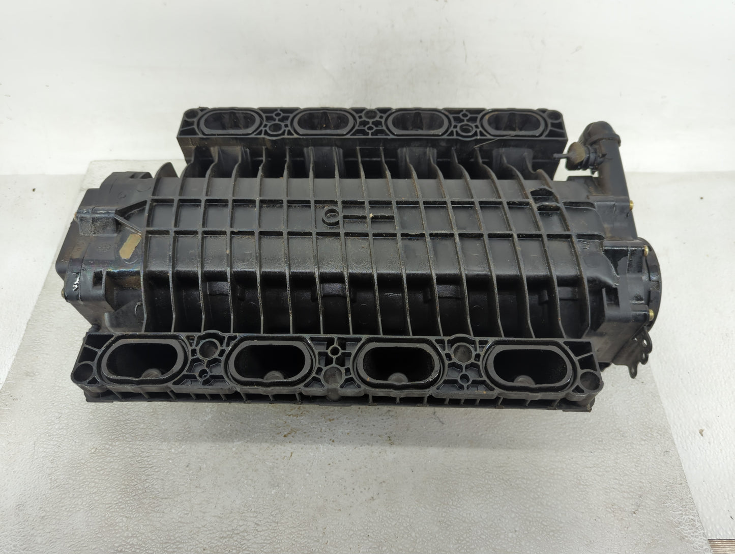 2003-2005 Land Rover Range Rover Air Intake Manifold P/N:1435 361 Fits Fits 2003 2004 2005 OEM Used Auto Parts - Oemusedauto