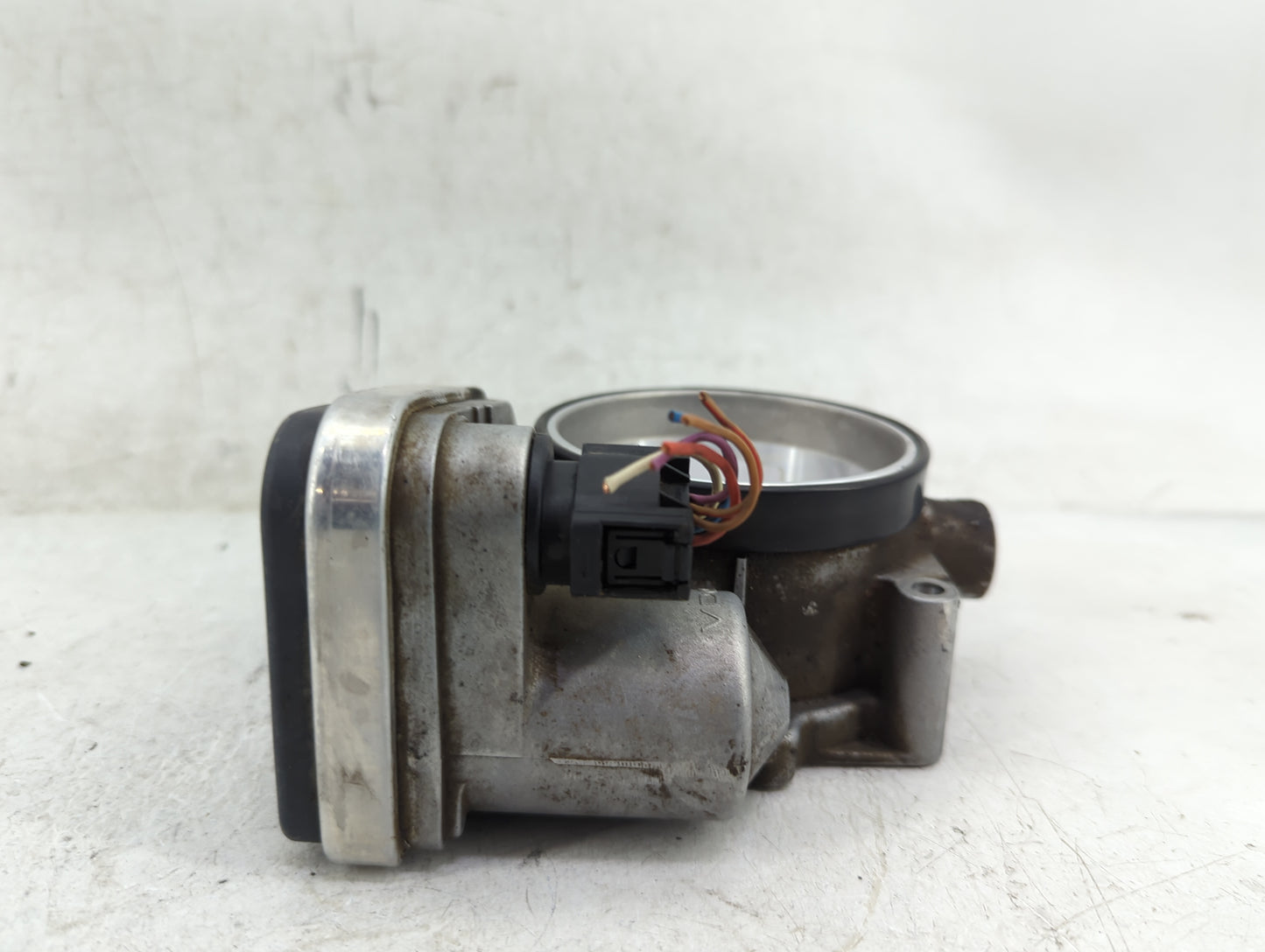 2003-2005 Land Rover Range Rover Throttle Body Fits Fits 2003 2004 2005 OEM Used Auto Parts - Oemusedautoparts1.com