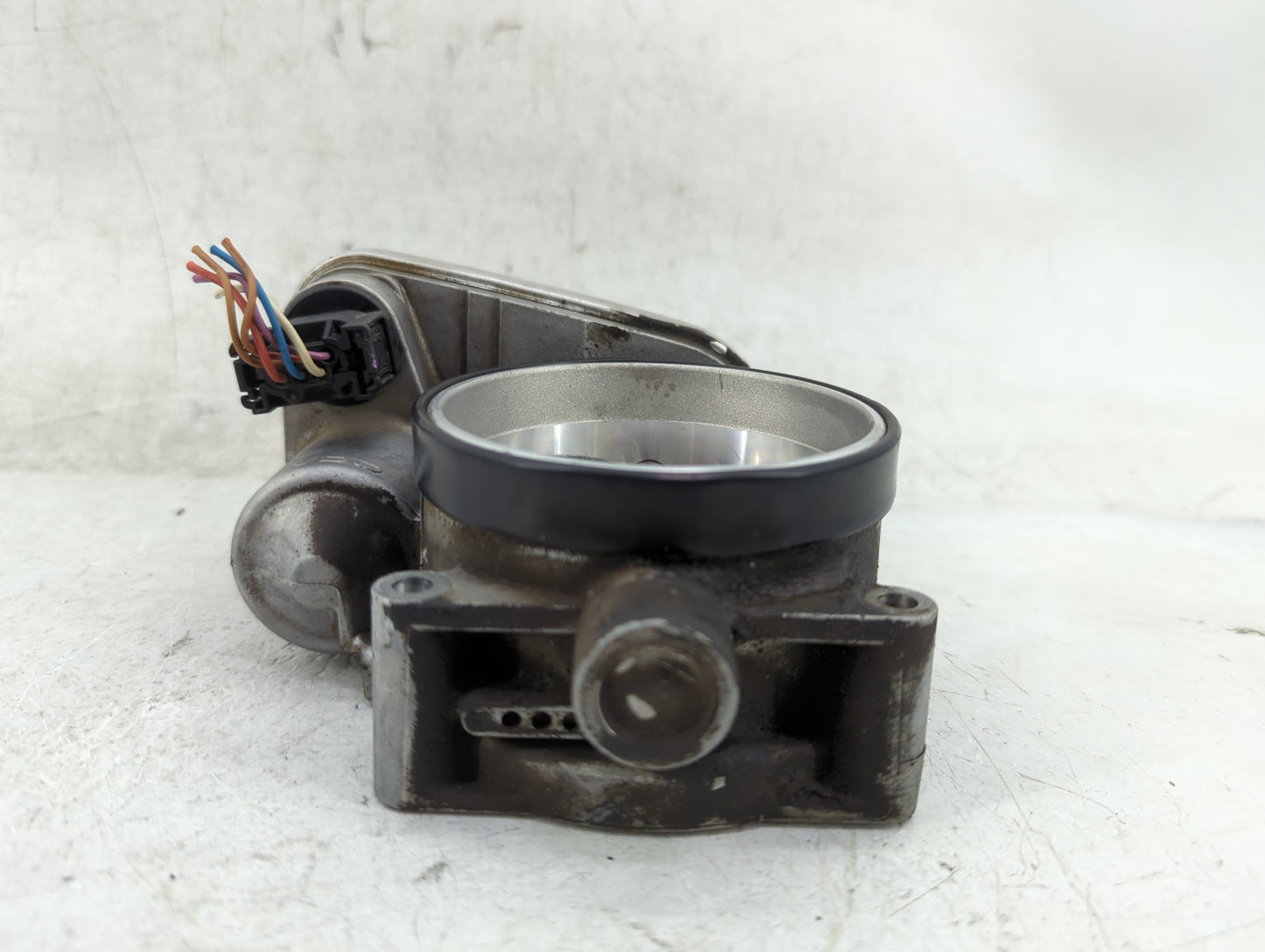 2003-2005 Land Rover Range Rover Throttle Body Fits Fits 2003 2004 2005 OEM Used Auto Parts - Oemusedautoparts1.com