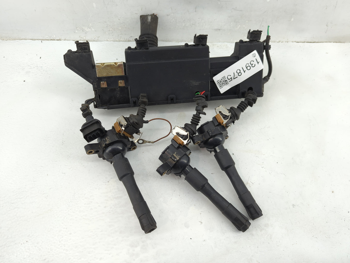 2003-2005 Land Rover Range Rover Ignition Coil Igniter Pack - Oemusedautoparts1.com