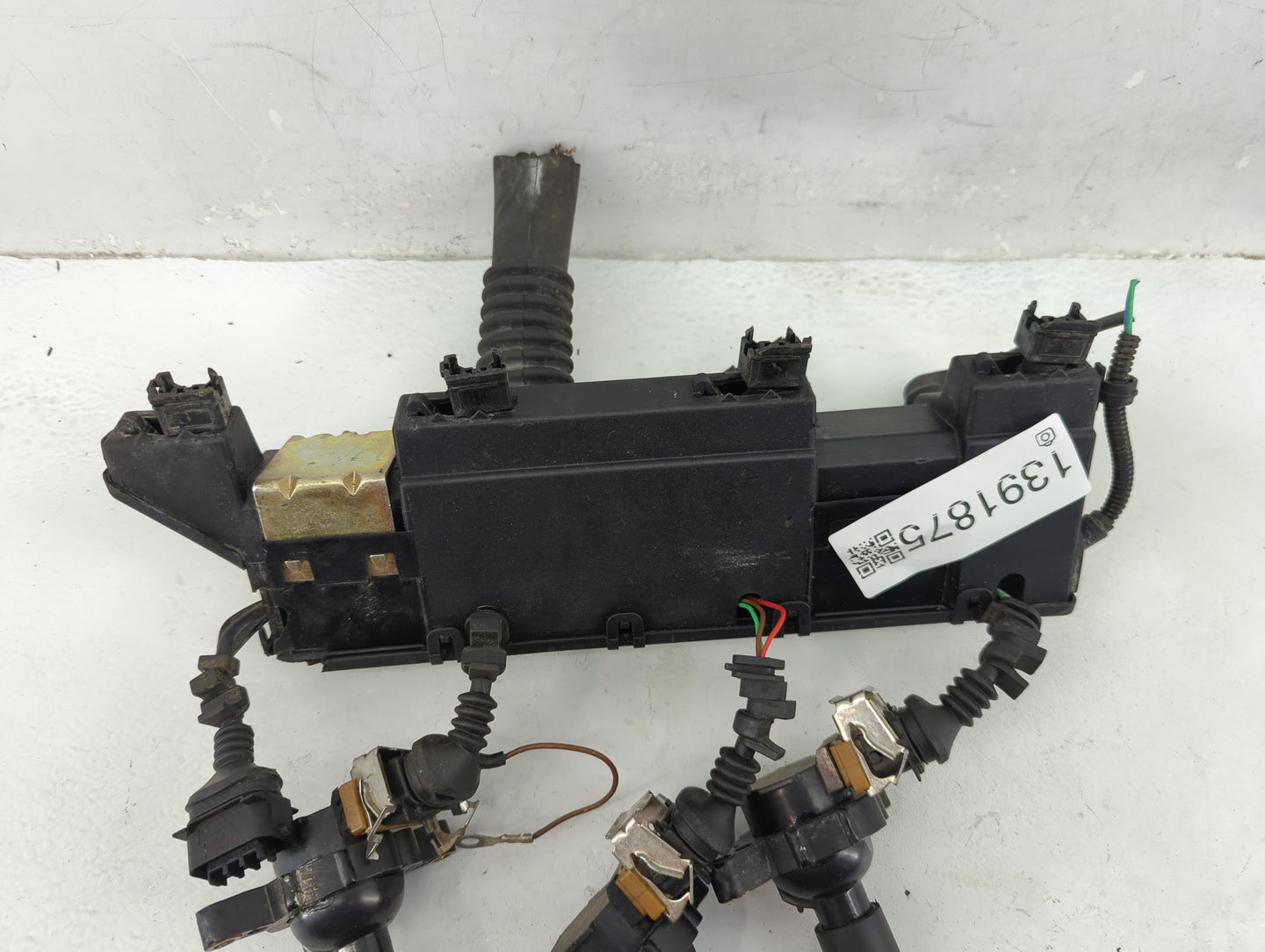 2003-2005 Land Rover Range Rover Ignition Coil Igniter Pack - Oemusedautoparts1.com