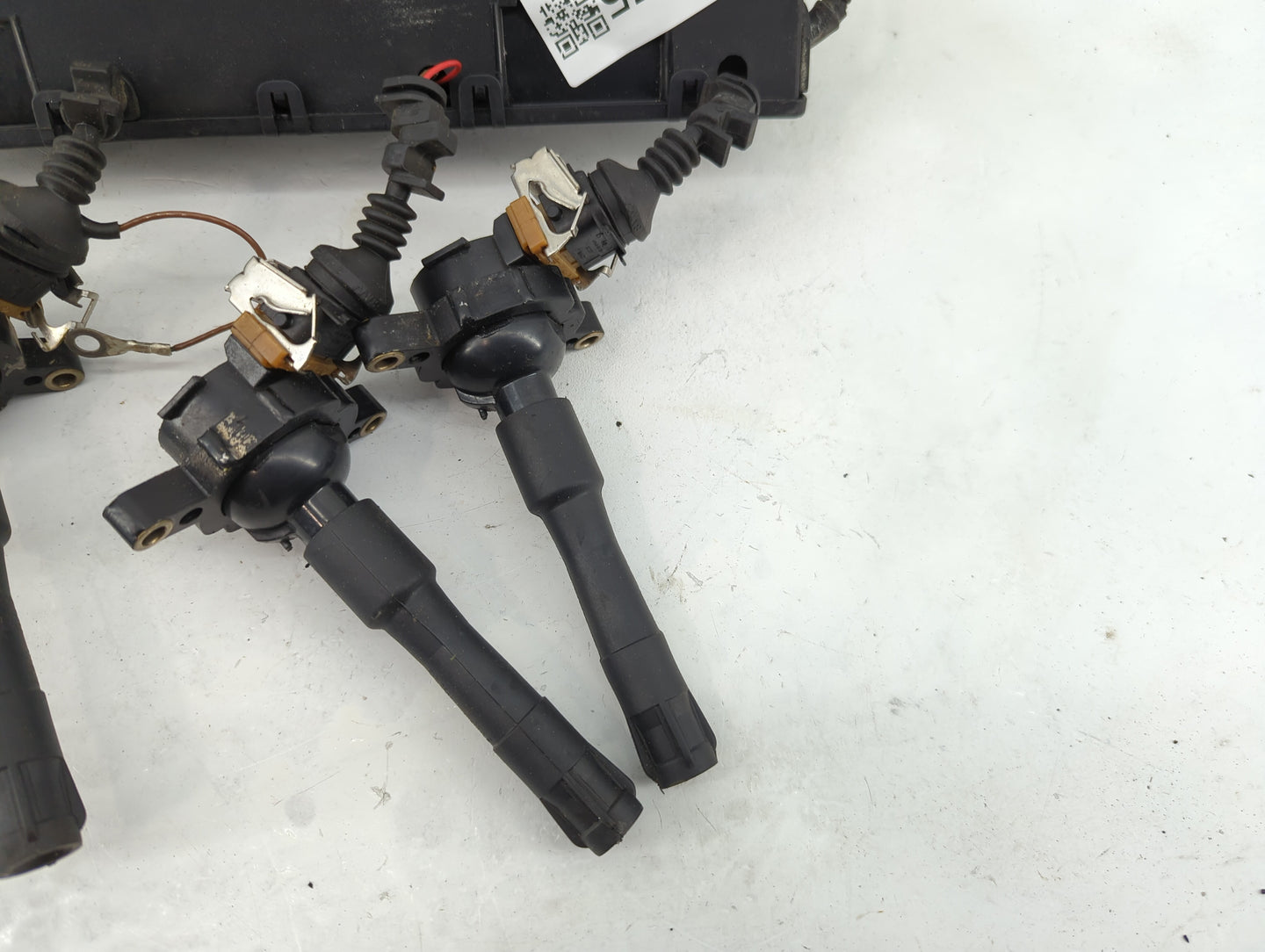 2003-2005 Land Rover Range Rover Ignition Coil Igniter Pack - Oemusedautoparts1.com