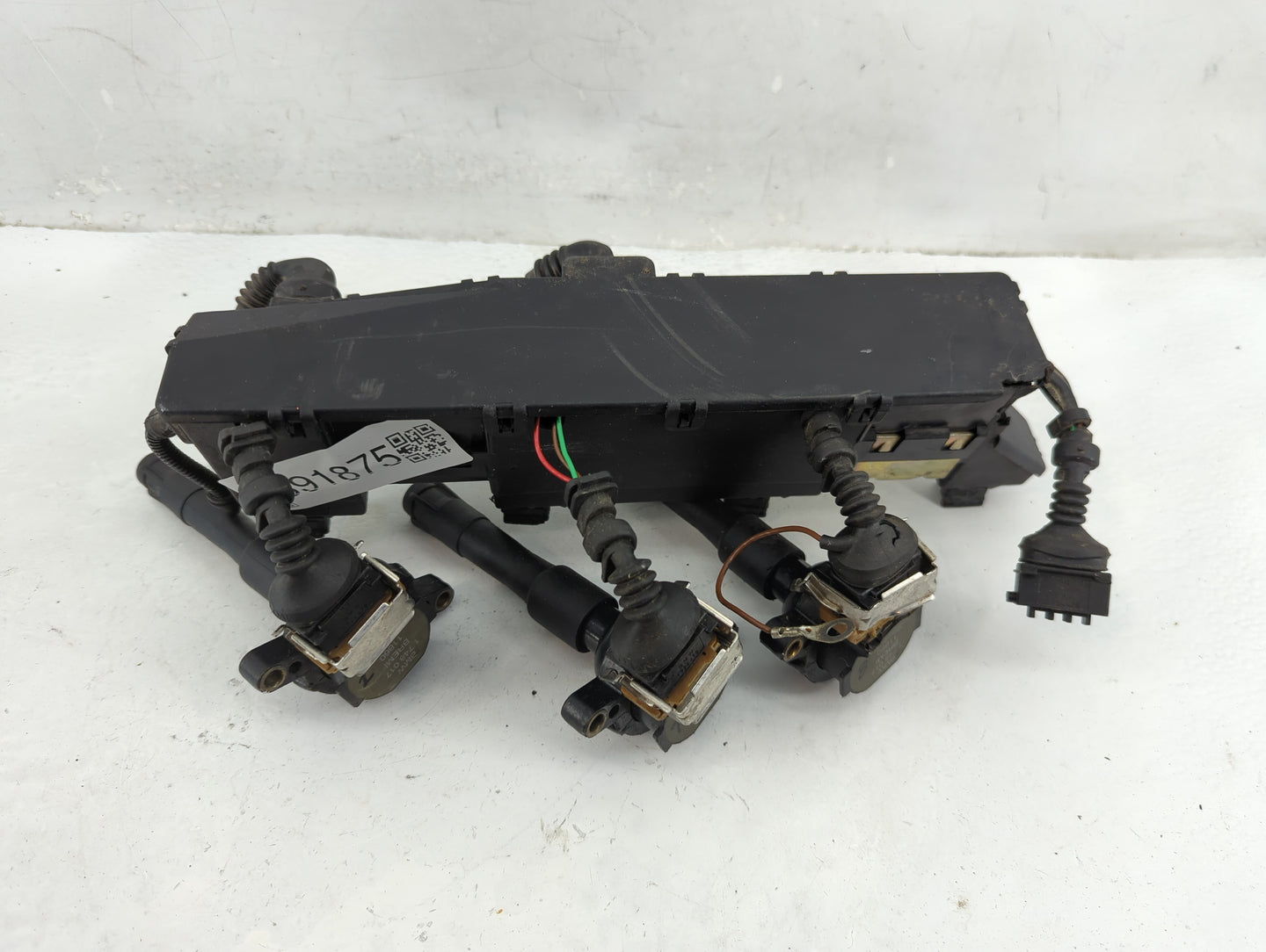 2003-2005 Land Rover Range Rover Ignition Coil Igniter Pack - Oemusedautoparts1.com