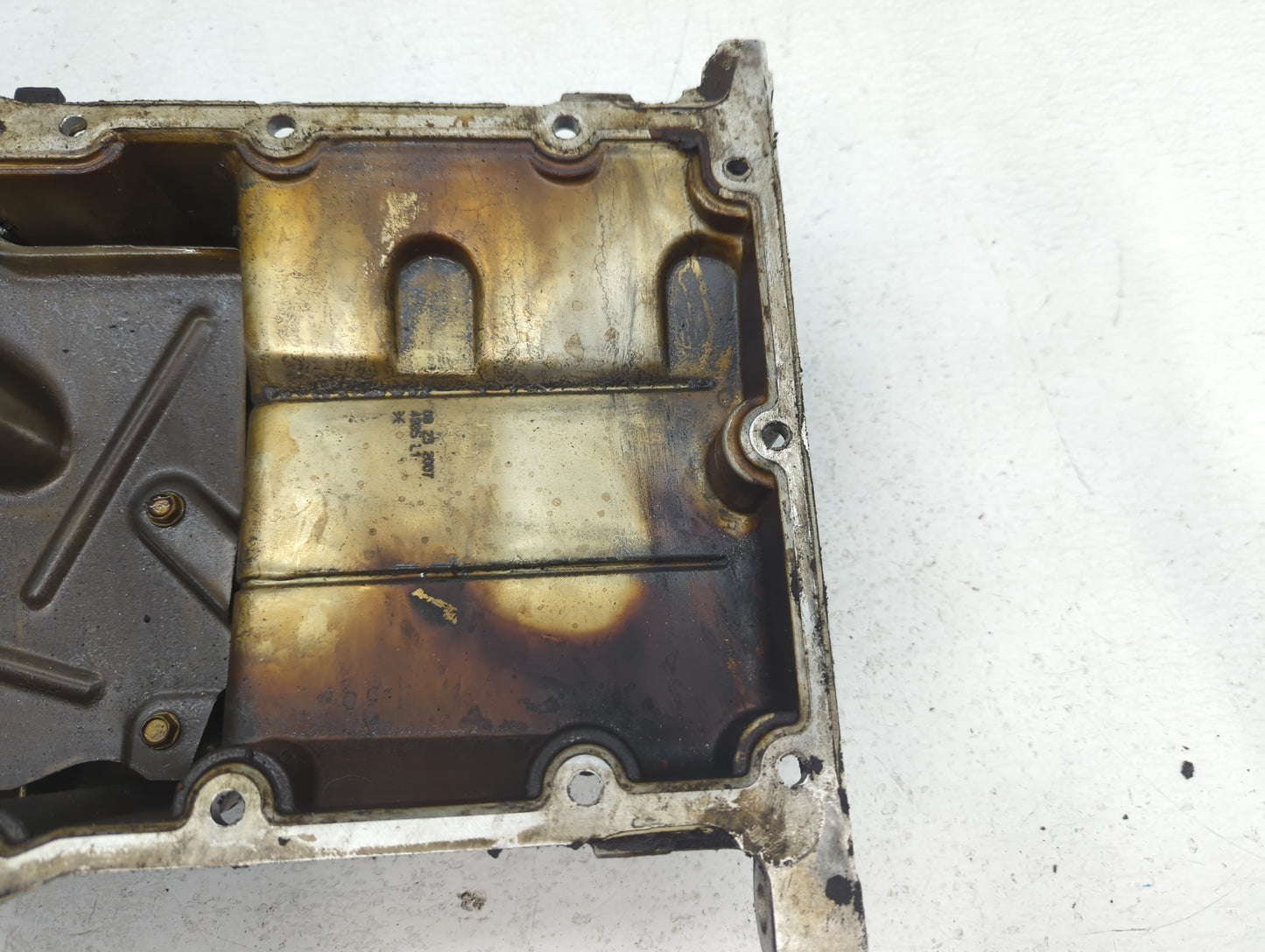 2003-2005 Land Rover Range Rover Engine Oil Pan Fits Fits 2003 2004 2005 OEM Used Auto Parts - Oemusedautoparts1.com