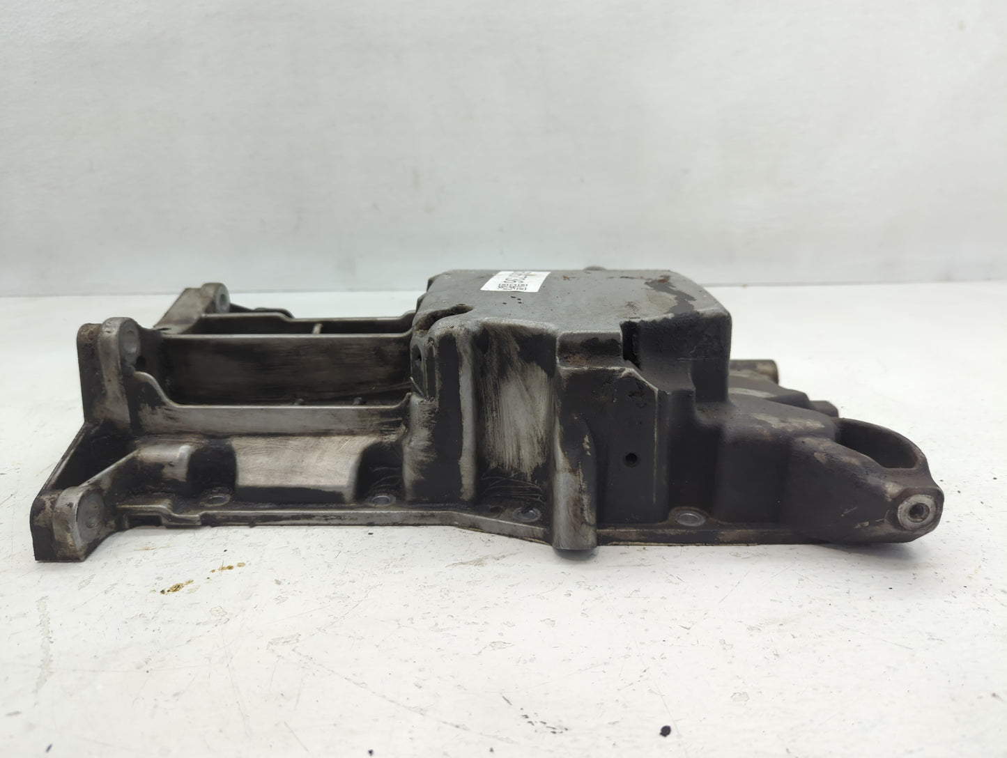 2003-2005 Land Rover Range Rover Engine Oil Pan Fits Fits 2003 2004 2005 OEM Used Auto Parts - Oemusedautoparts1.com