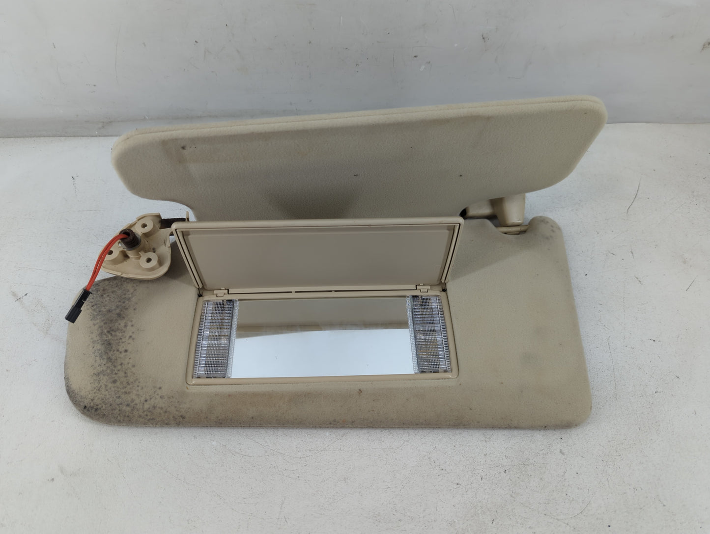 2002-2004 Land Rover Range Rover Sun Visor Shade Replacement Driver Left Mirror Fits Fits 2002 2003 2004 OEM Used Auto Parts