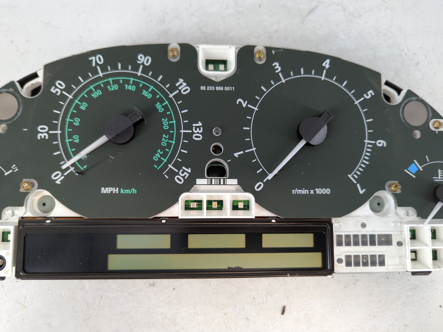 2004 Land Rover Range Rover Instrument Cluster Speedometer Gauges Fits OEM Used Auto Parts - Oemusedautoparts1.com