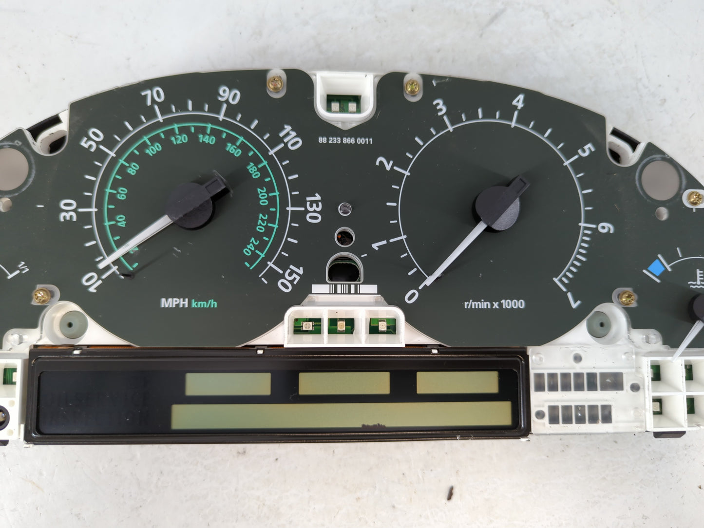 2004 Land Rover Range Rover Instrument Cluster Speedometer Gauges Fits OEM Used Auto Parts - Oemusedautoparts1.com