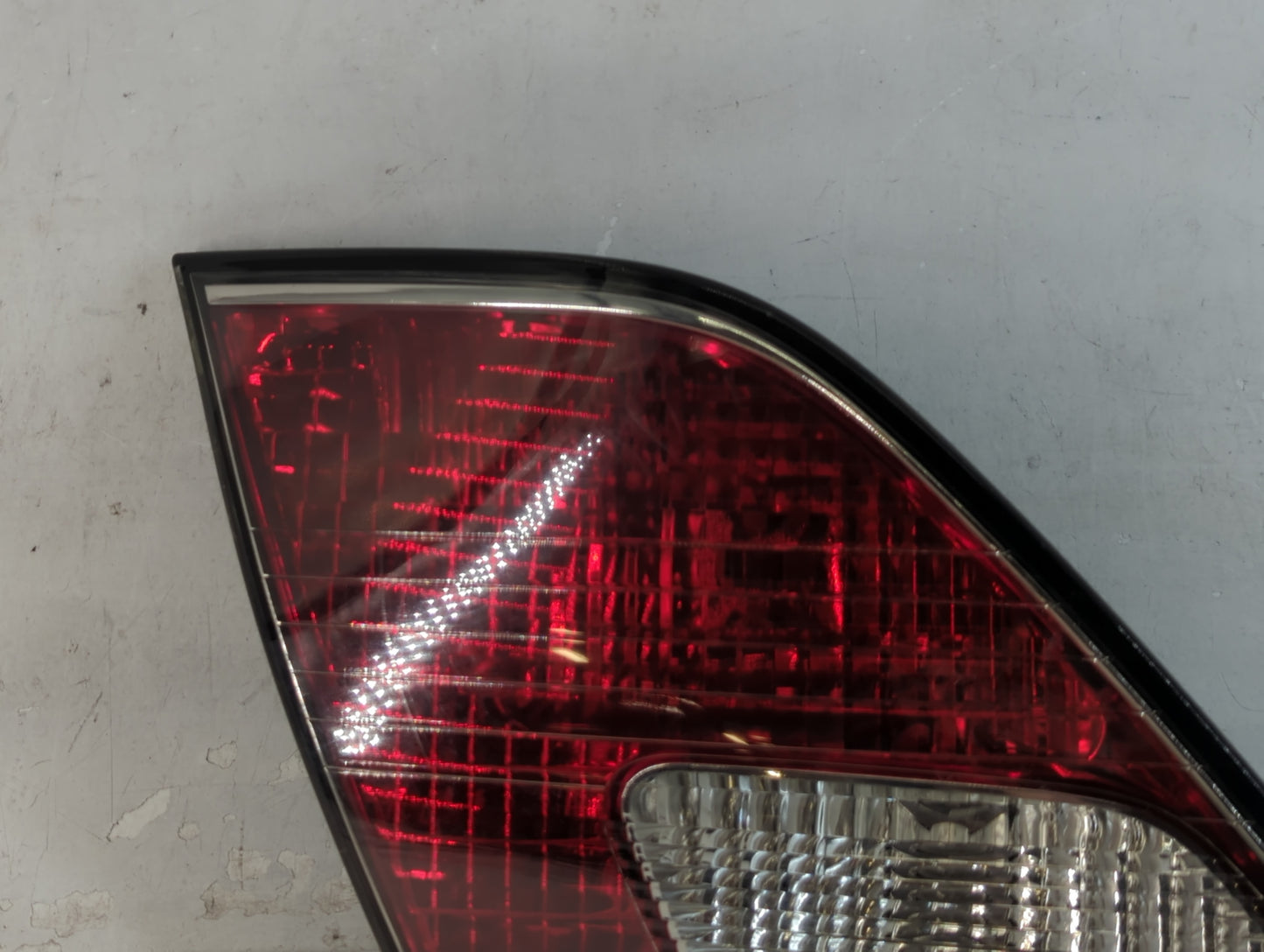 2004 Lexus Es330 Tail Light Assembly Driver Left OEM Fits Fits 2002 2003 OEM Used Auto Parts - Oemusedautoparts1.com