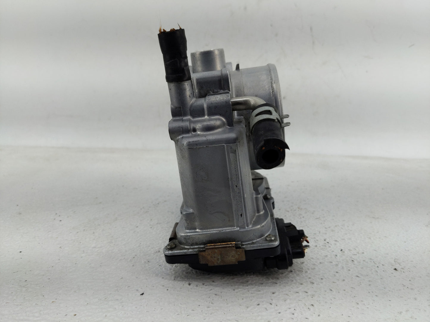 2004-2006 Lexus Es330 Throttle Body P/N:22030-20060 Fits Fits 2003 2004 2005 2006 2007 2008 2009 2010 OEM Used Auto Parts - 