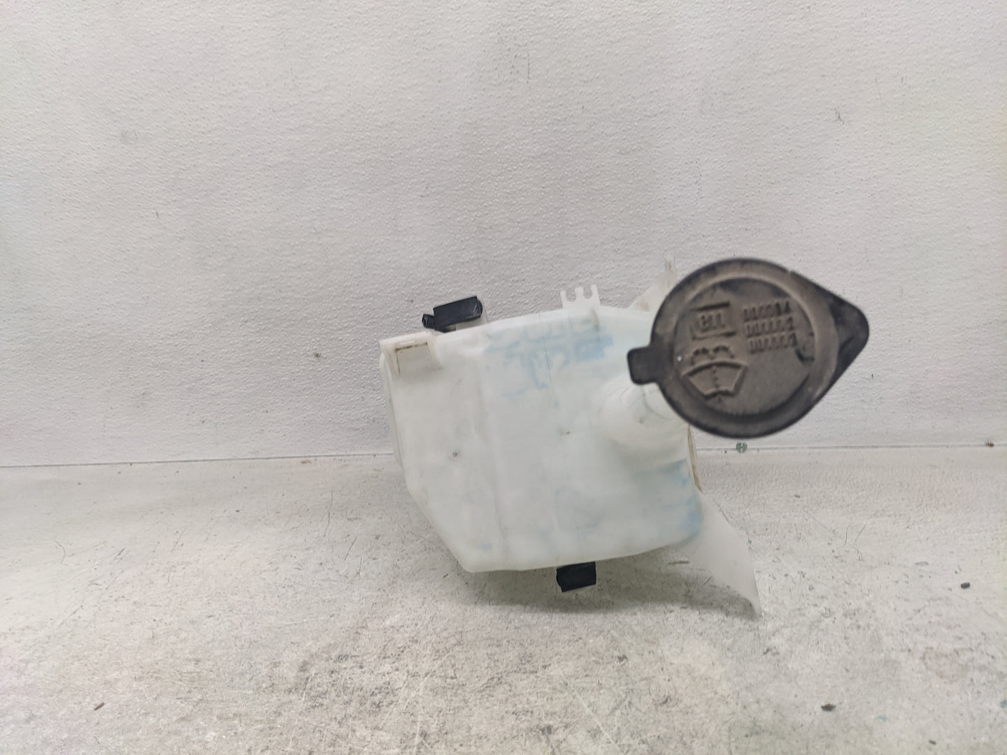 2004-2006 Lexus Es330 Windshield Washer Fluid Reservoir Bottle Oem - Oemusedautoparts1.com