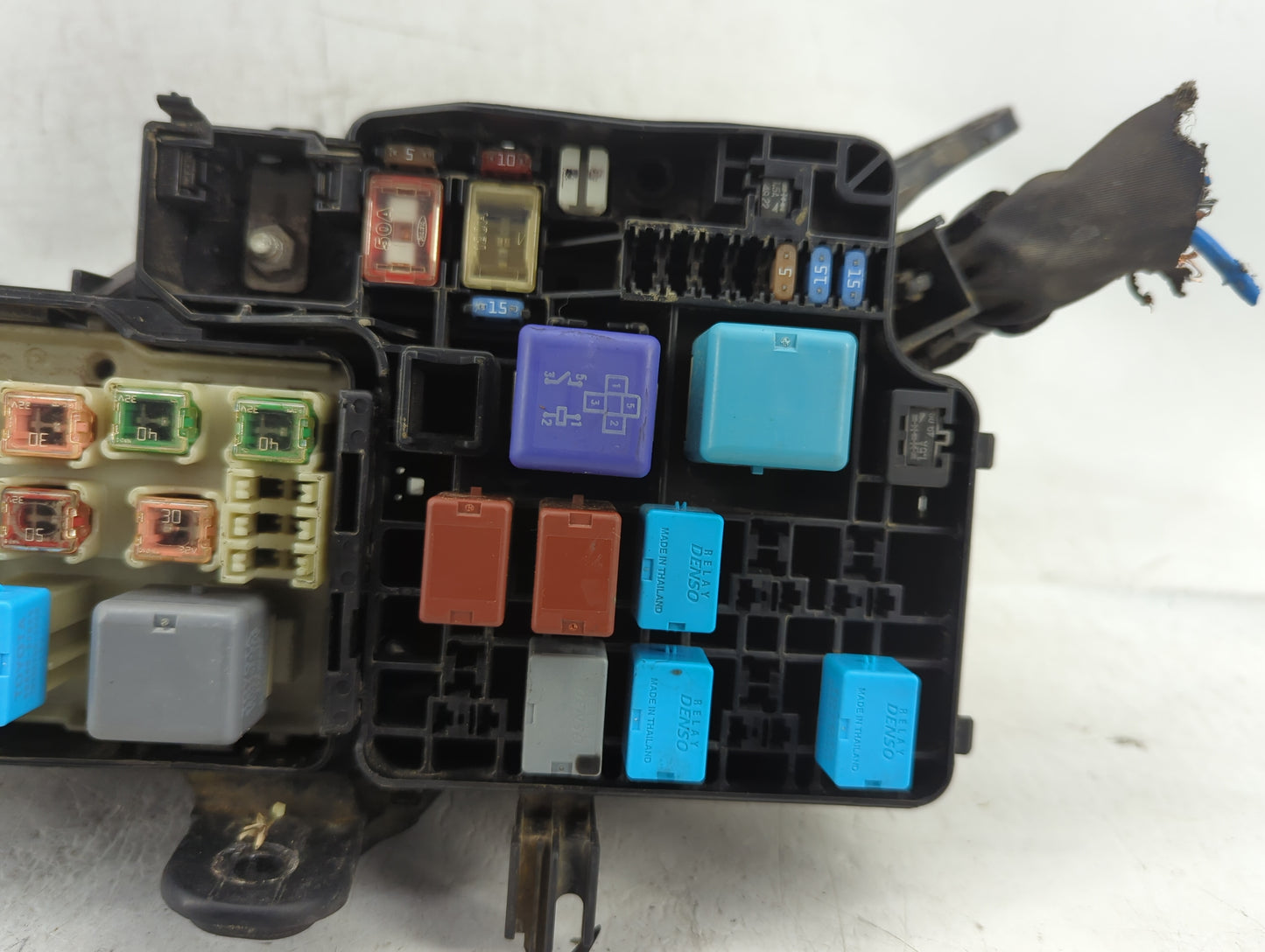 2004-2006 Lexus Es330 Fusebox Fuse Box Panel Relay Module Fits Fits 2004 2005 2006 OEM Used Auto Parts - Oemusedautoparts1.c