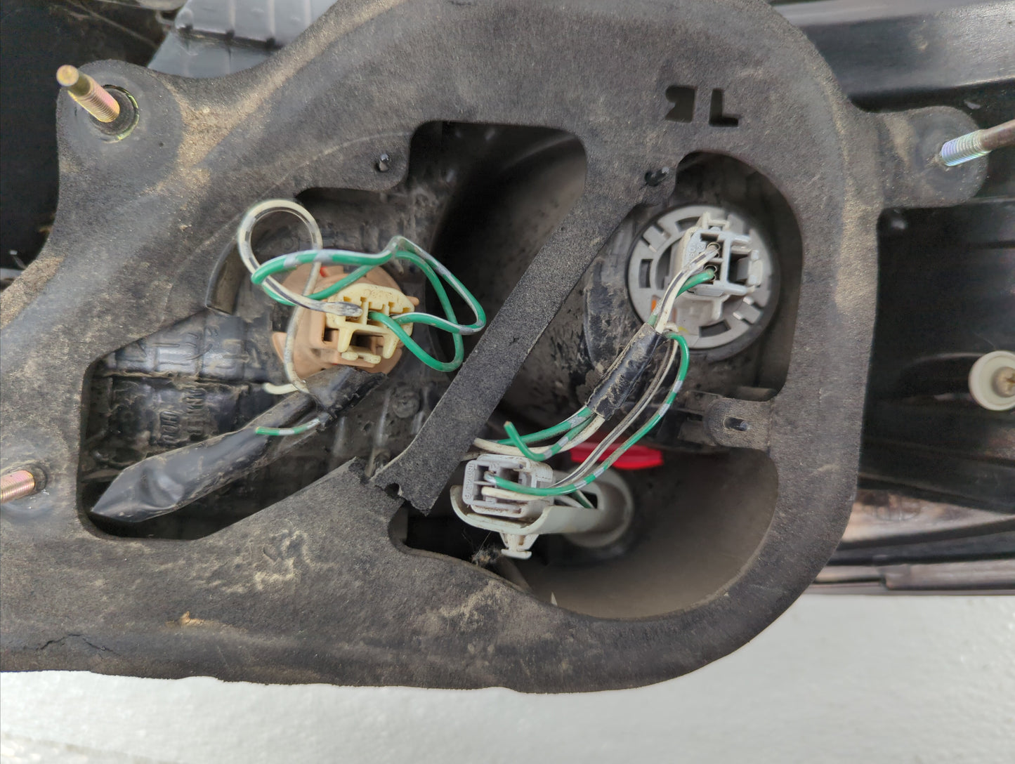 2004 Lexus Es330 Tail Light Assembly Driver Left OEM Fits Fits 2002 2003 OEM Used Auto Parts - Oemusedautoparts1.com