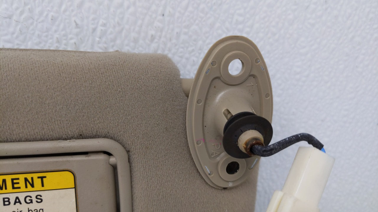 2004 Lexus Es330 Sun Visor Shade Replacement Passenger Right Mirror Fits OEM Used Auto Parts - Oemusedautoparts1.com