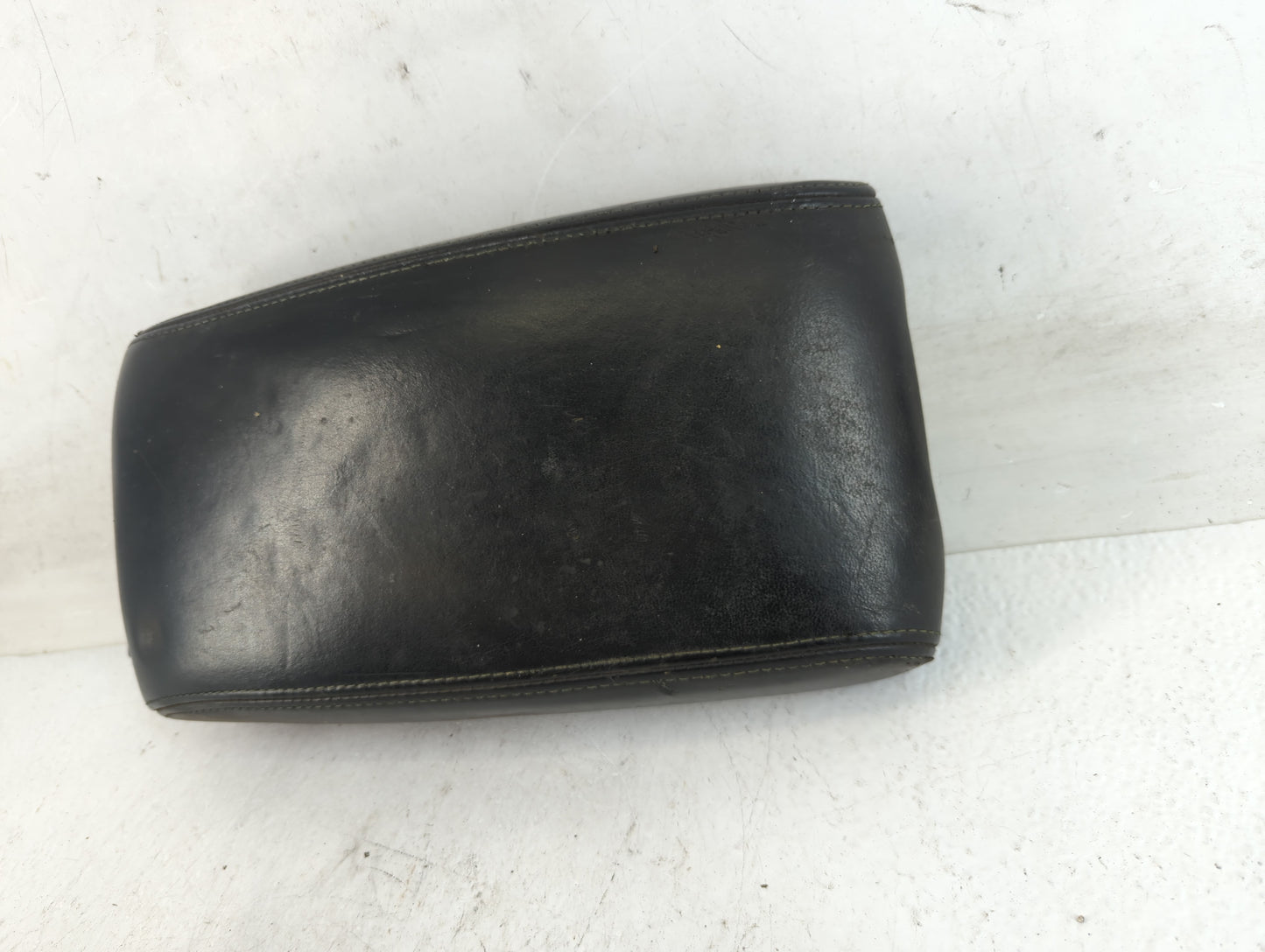 2004-2006 Lexus Es330 Center Console Armrest Cover Lid Fits Fits 2002 2003 2004 2005 2006 OEM Used Auto Parts - Oemusedautop