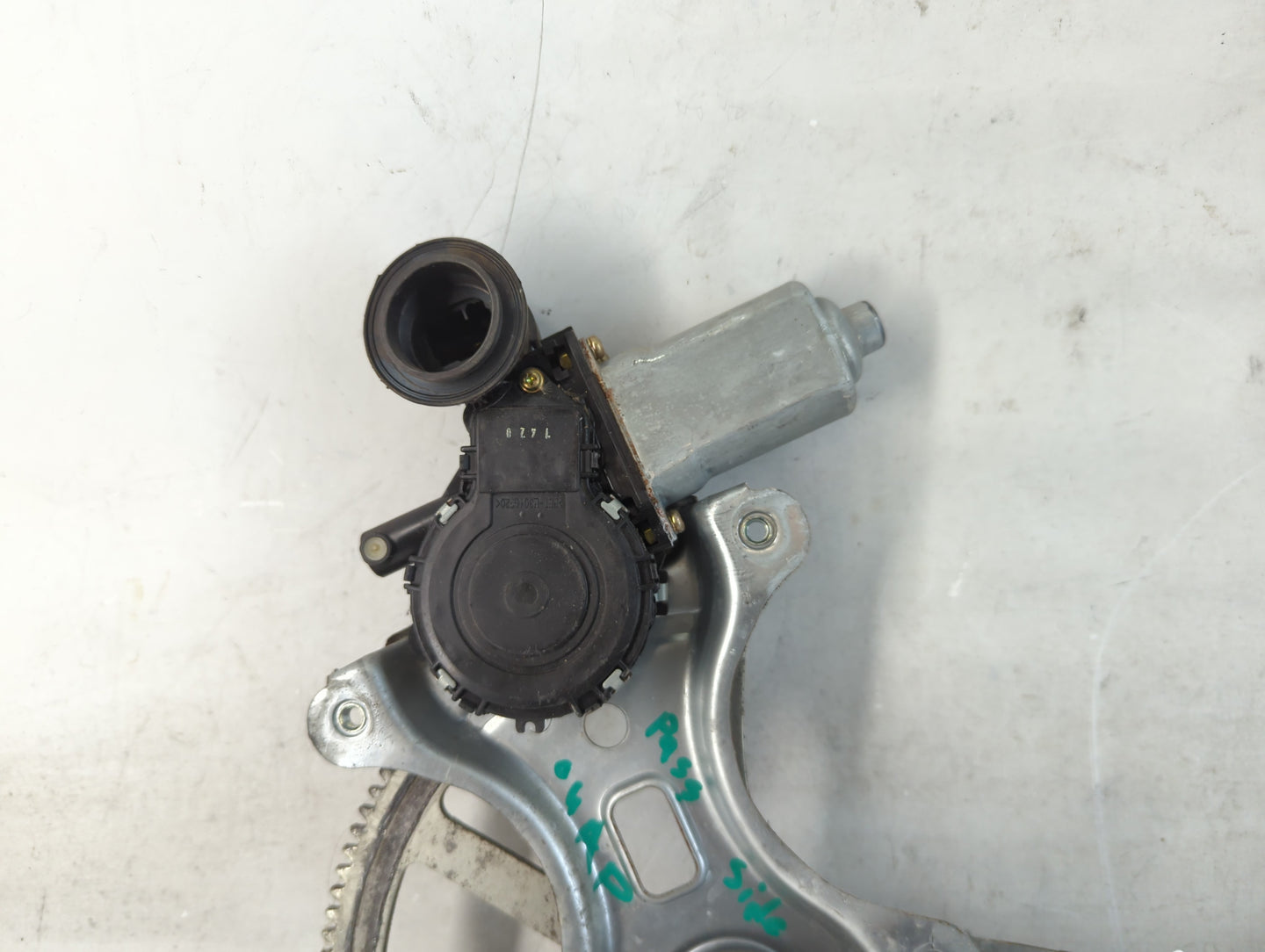 2004-2006 Lexus Es330 Used Window Regulator Passenger Front - Oemusedautoparts1.com