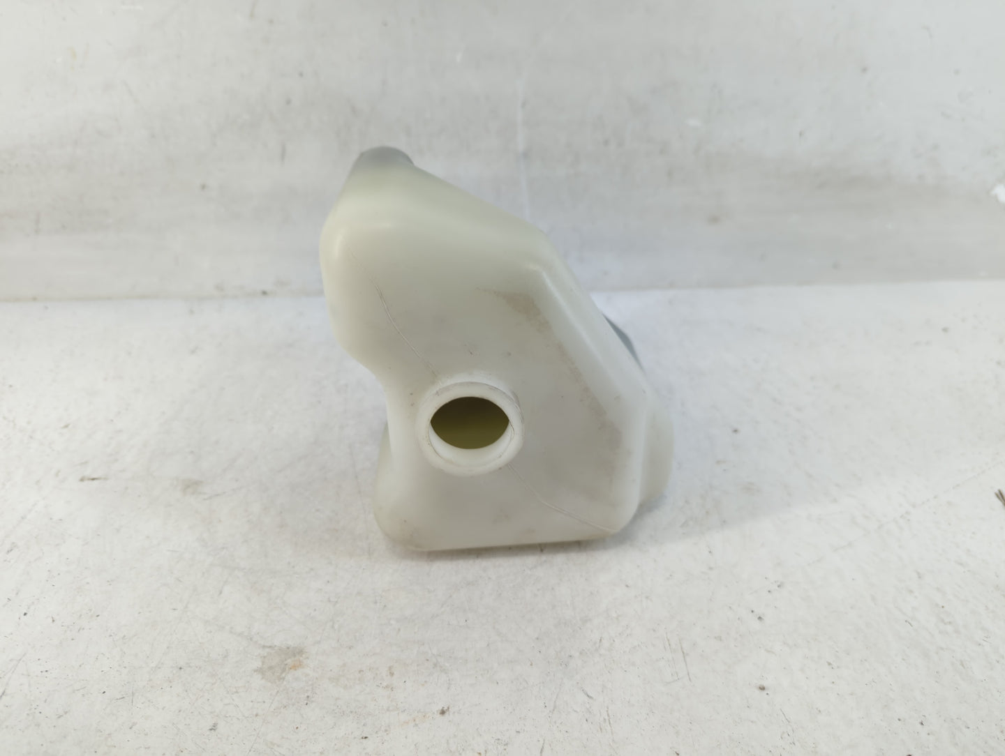 2004-2006 Lexus Es330 Radiator Coolant Overflow Expansion Tank Bottle 833524 - Oemusedautoparts1.com