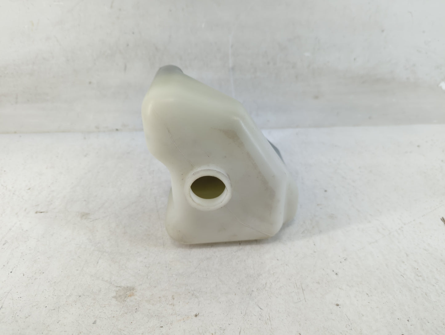 2004-2006 Lexus Es330 Radiator Coolant Overflow Expansion Tank Bottle 833524 - Oemusedautoparts1.com