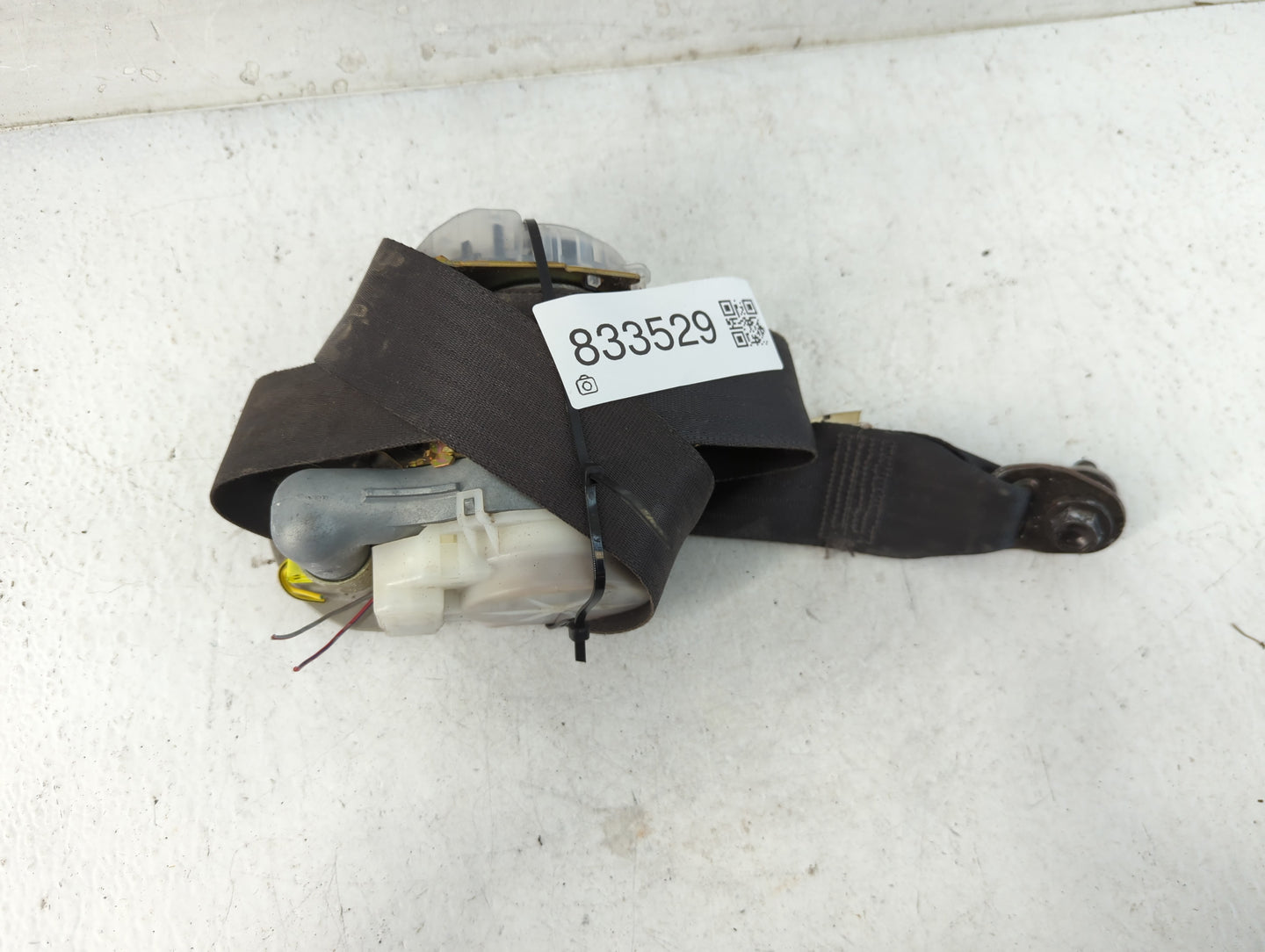 2004-2004 Lexus Es330 Driver Seatbelt Buckle - Oemusedautoparts1.com