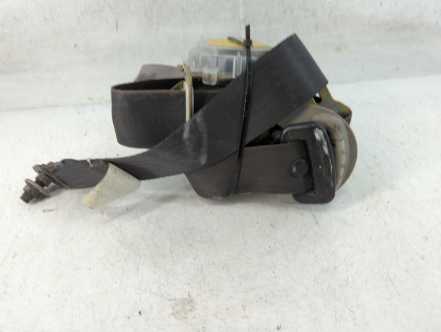 2004-2004 Lexus Es330 Driver Seatbelt Buckle - Oemusedautoparts1.com