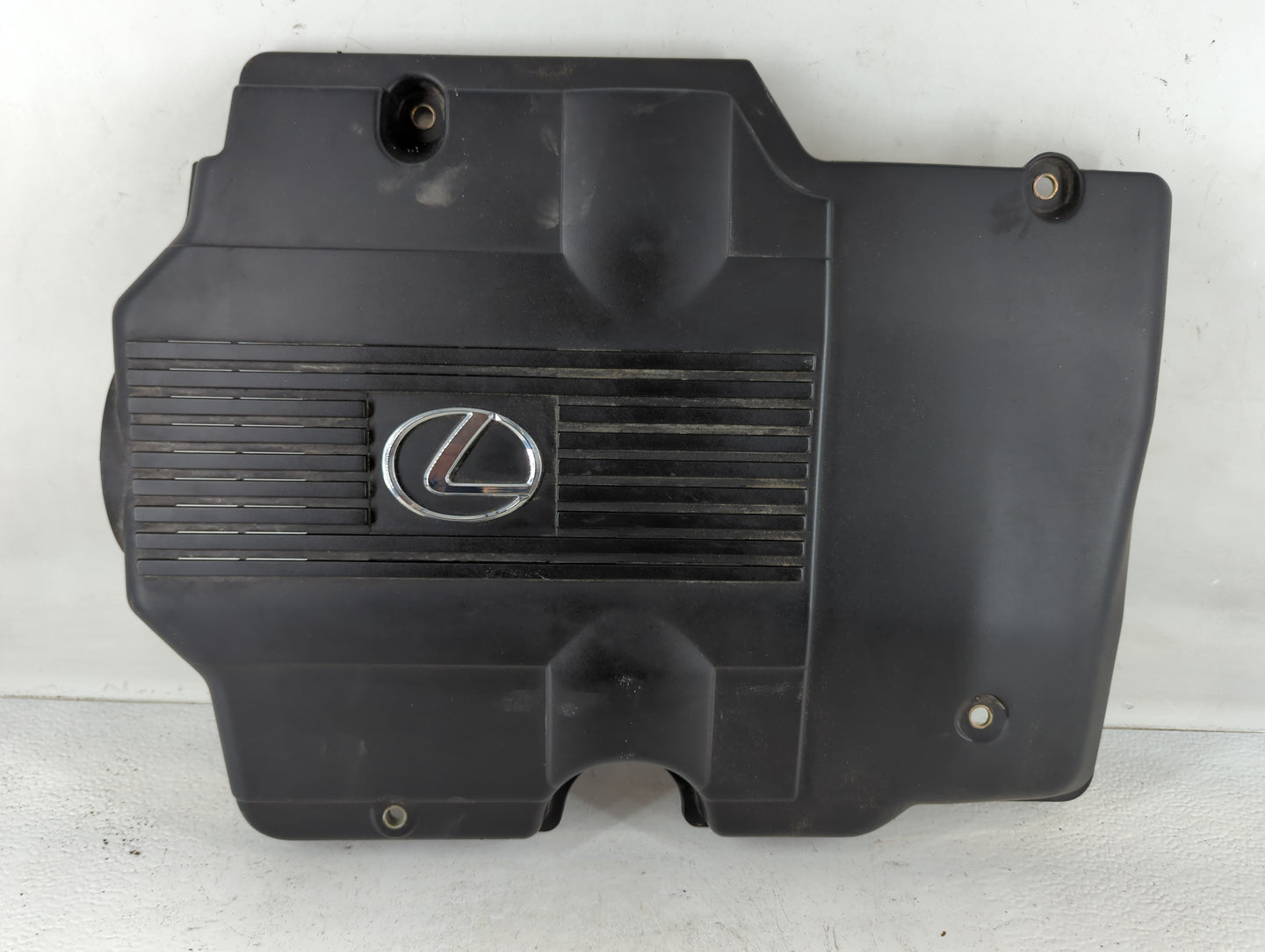 2004 Lexus Is300 Engine Cover - Oemusedautoparts1.com