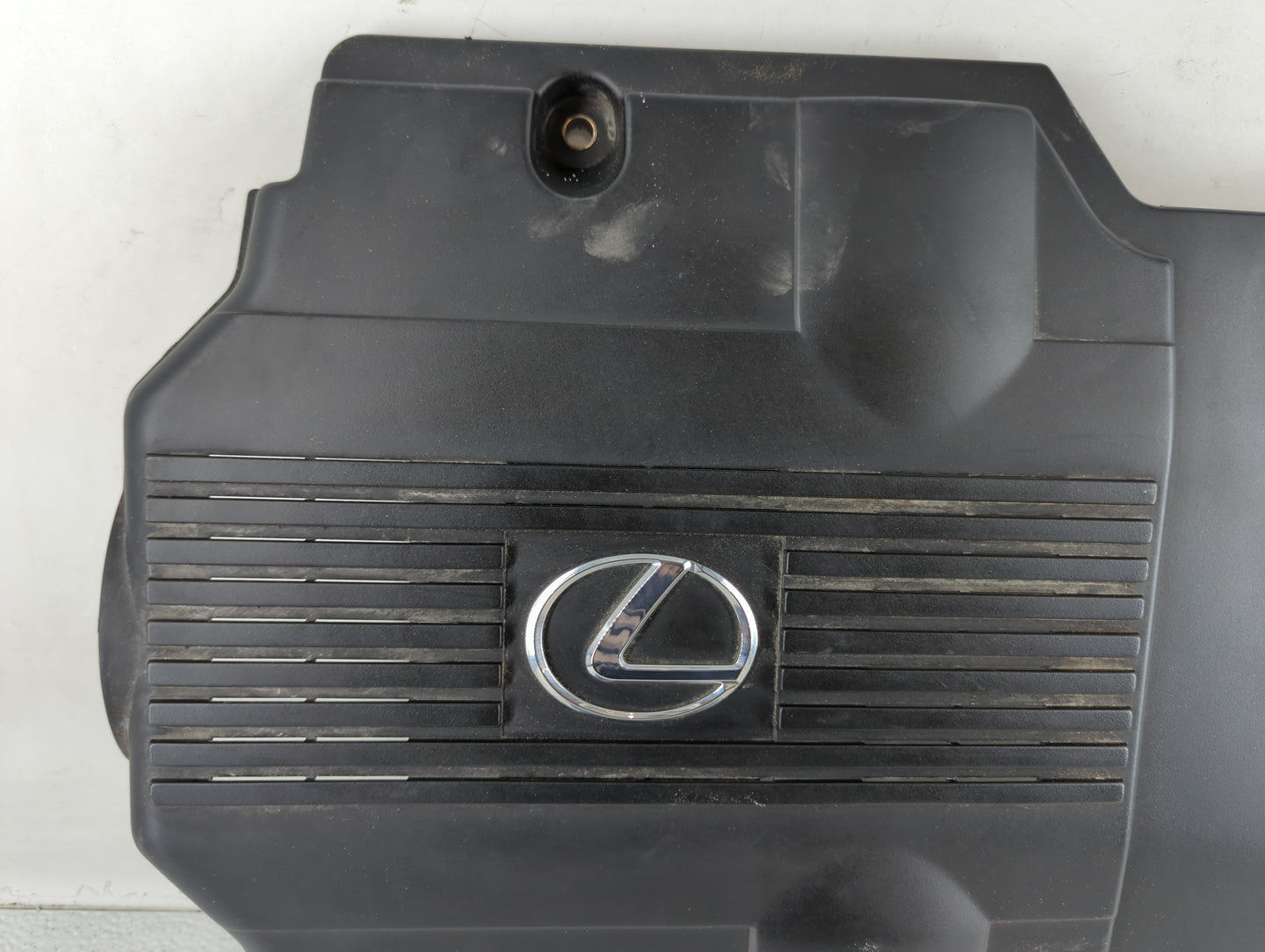 2004 Lexus Is300 Engine Cover - Oemusedautoparts1.com