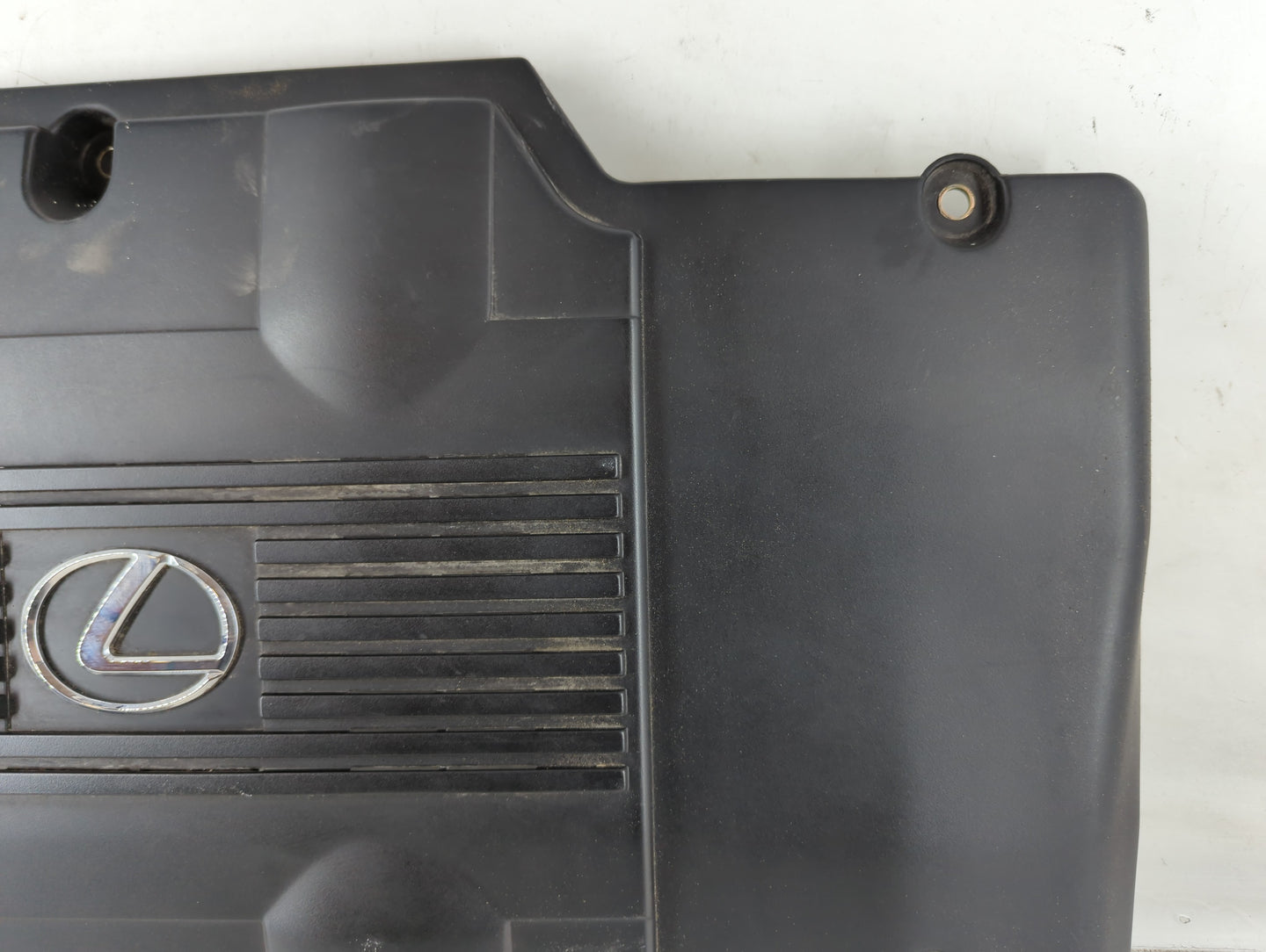 2004 Lexus Is300 Engine Cover - Oemusedautoparts1.com
