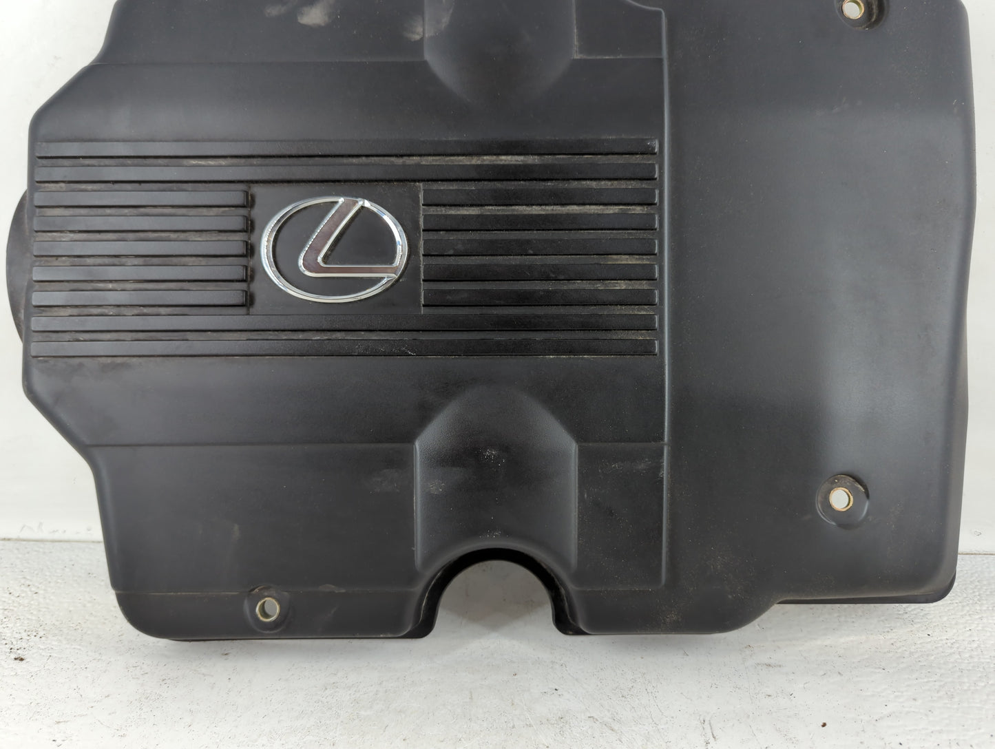 2004 Lexus Is300 Engine Cover - Oemusedautoparts1.com