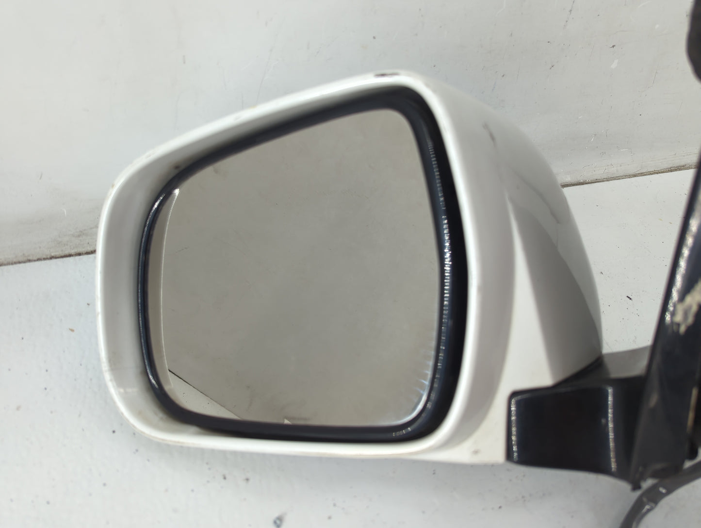 2004-2006 Lexus Rx330 Driver Side View Mirror - Left Door Mirror OEM Used - Oemusedautoparts1.com