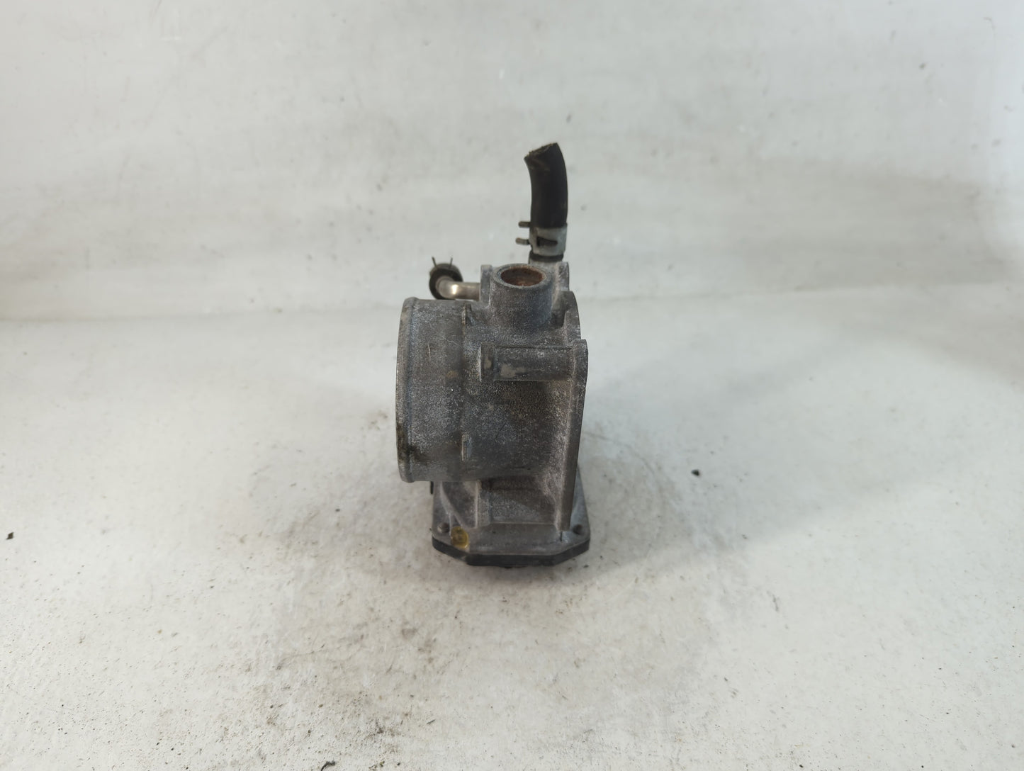 2004-2006 Lexus Rx330 Throttle Body P/N:22030-0A020 Fits Fits 2003 2004 2005 2006 2007 2008 2009 2010 OEM Used Auto Parts - 