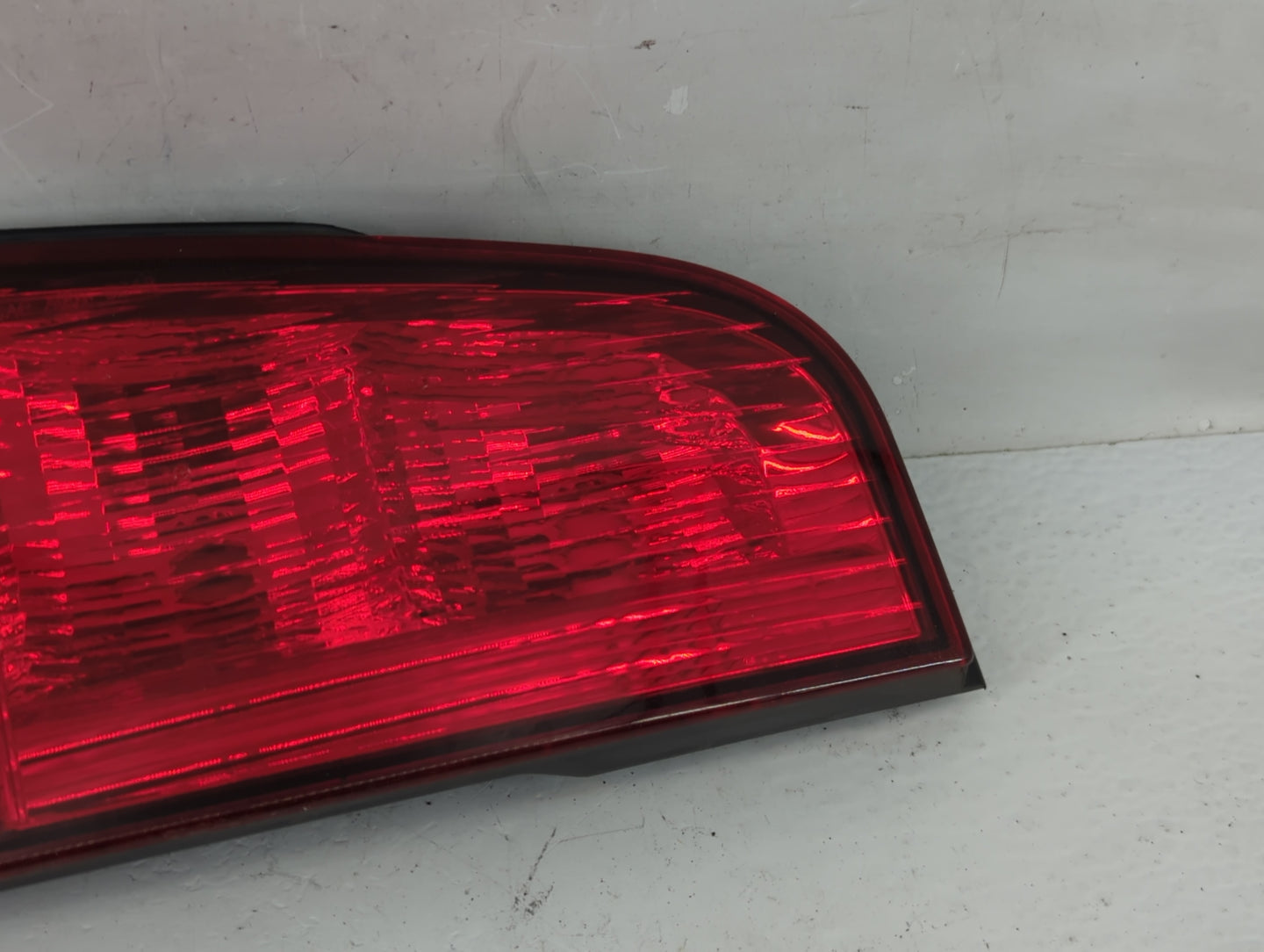 2003-2005 Lincoln Aviator Tail Light Assembly Passenger Right OEM P/N:2C54-13404-A Fits Fits 2003 2004 2005 OEM Used Auto Pa
