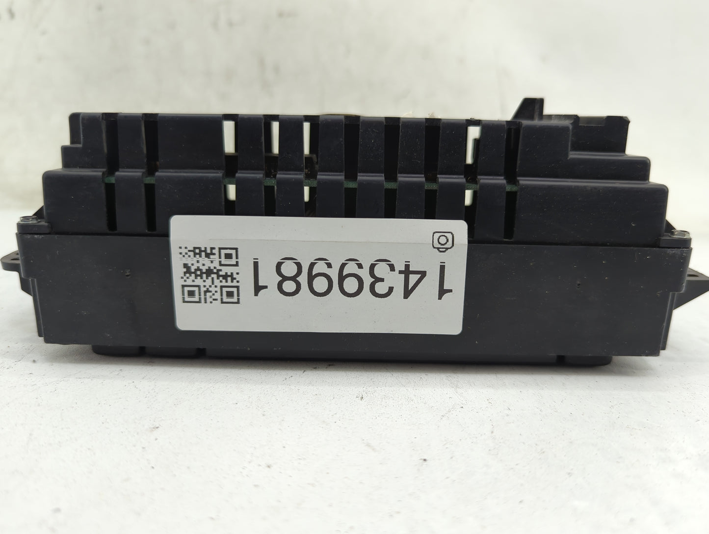2003-2005 Lincoln Aviator Climate Control Module Temperature AC/Heater Replacement P/N:09360494 Fits Fits 2003 2004 2005 OEM