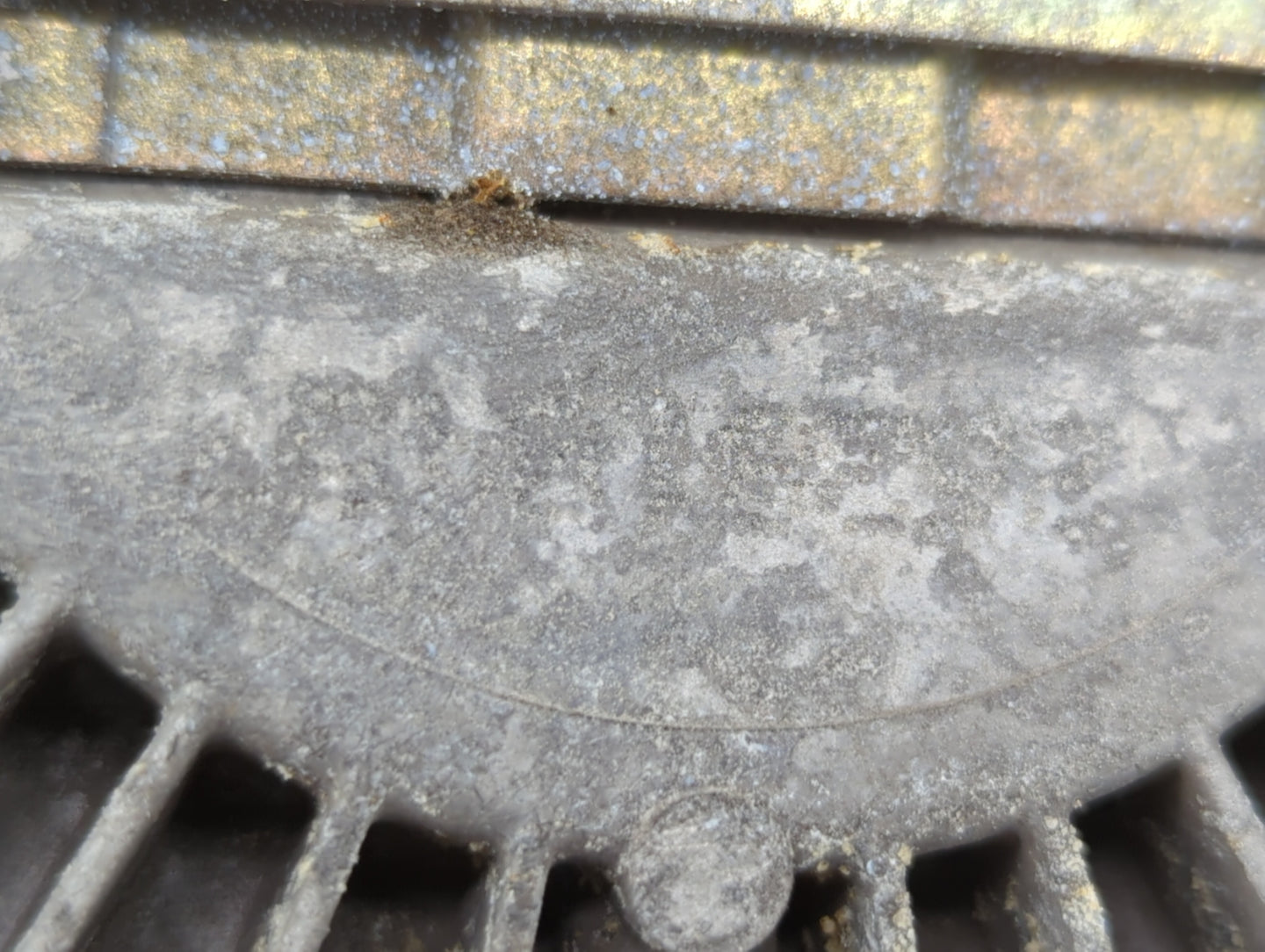 2003-2005 Lincoln Aviator Radiator Cooling Fan Clutch - Oemusedautoparts1.com