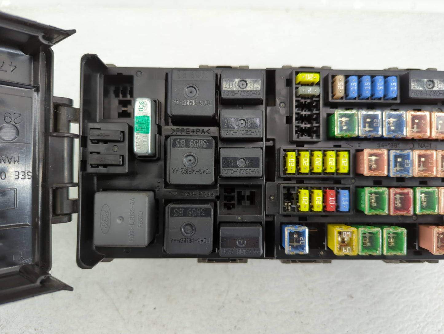 2004-2005 Lincoln Aviator Fusebox Fuse Box Panel Relay Module P/N:4C5T-14398-AC 4C5T-14398-EC Fits Fits 2004 2005 OEM Used A