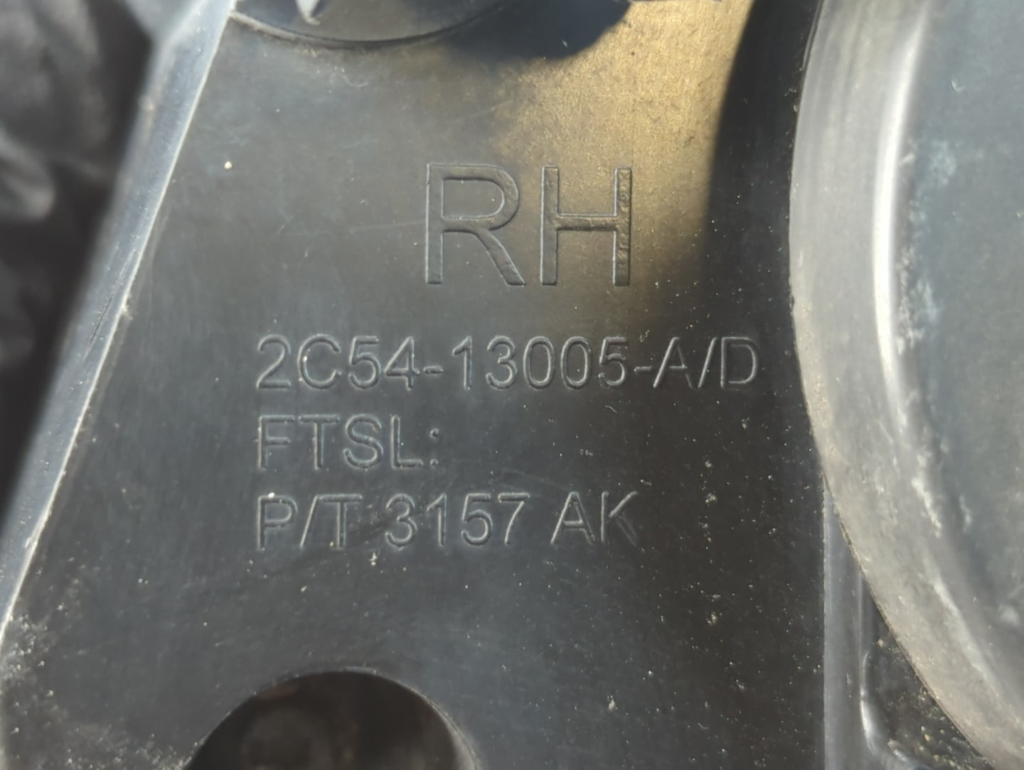 2003-2005 Lincoln Aviator Passenger Right Oem Head Light Headlight Lamp - Oemusedautoparts1.com